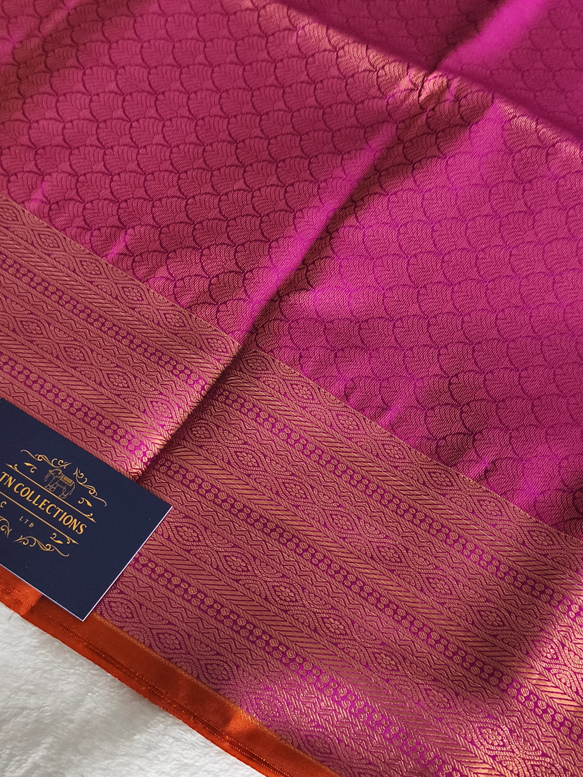 Dual shaded Luxury Soft Silk Saree with contrast blouse and rich pallu