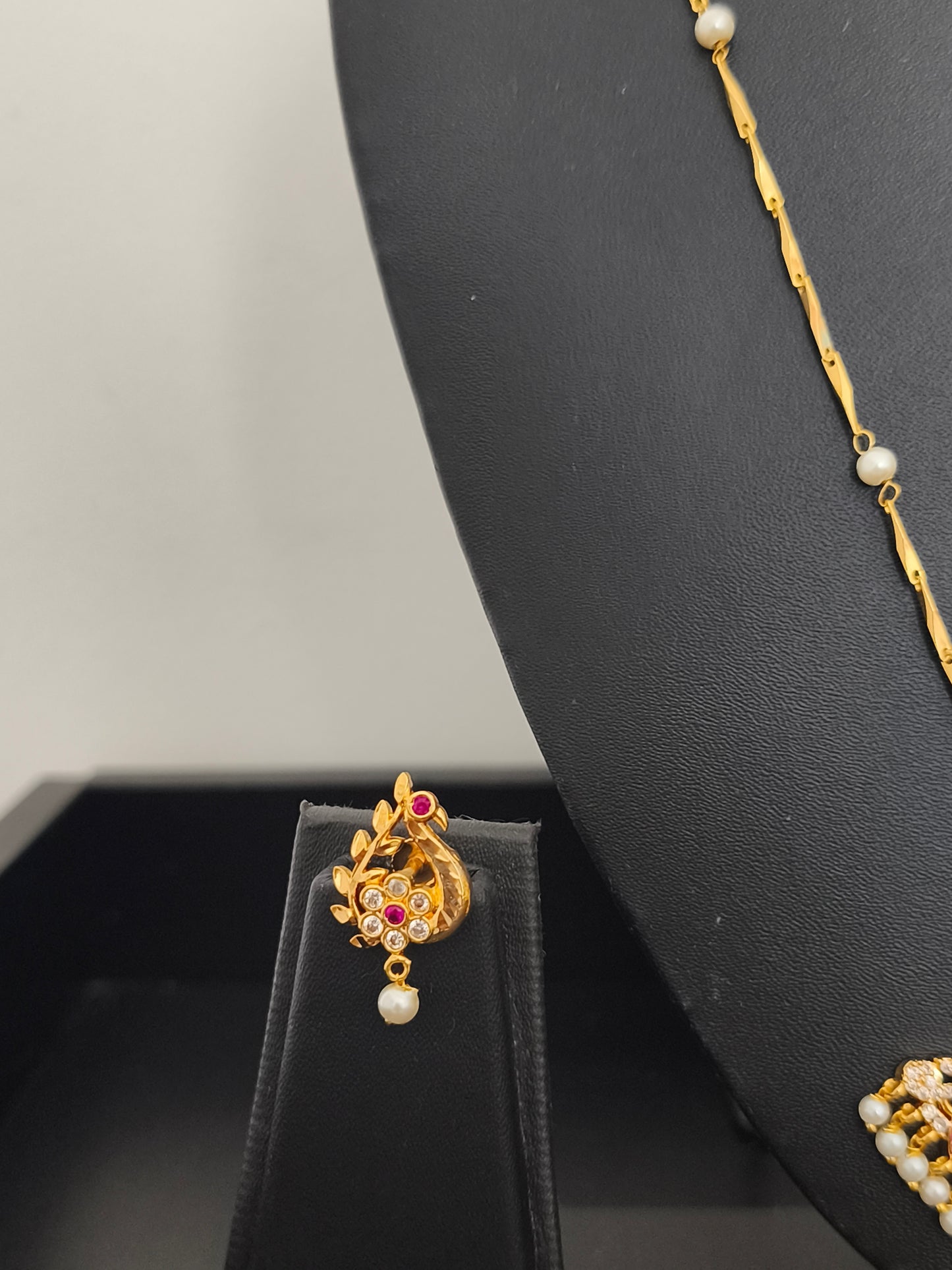 Micro gold plated pathakkam chain with pendant and earrings