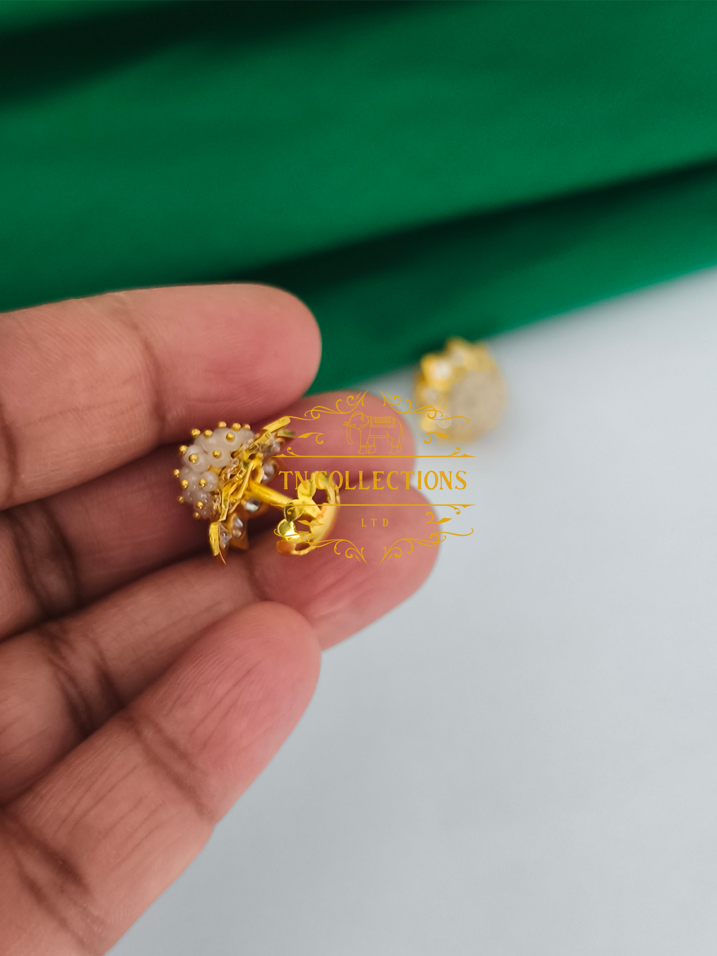 22ct Gold plated Traditional Muthukuviyal Thodu (White)