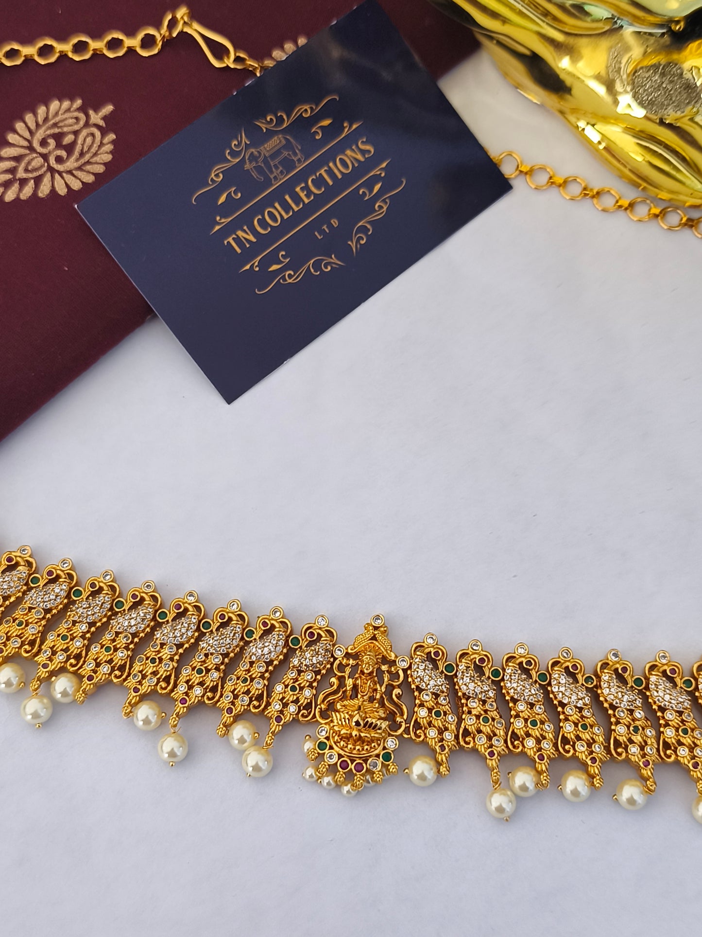 Luxmi hip chain