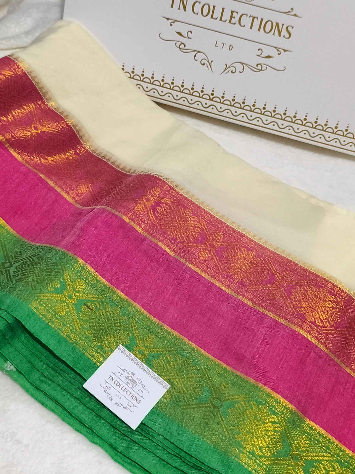 Kerala Special Mul Cotton Saree with Kanchi Border