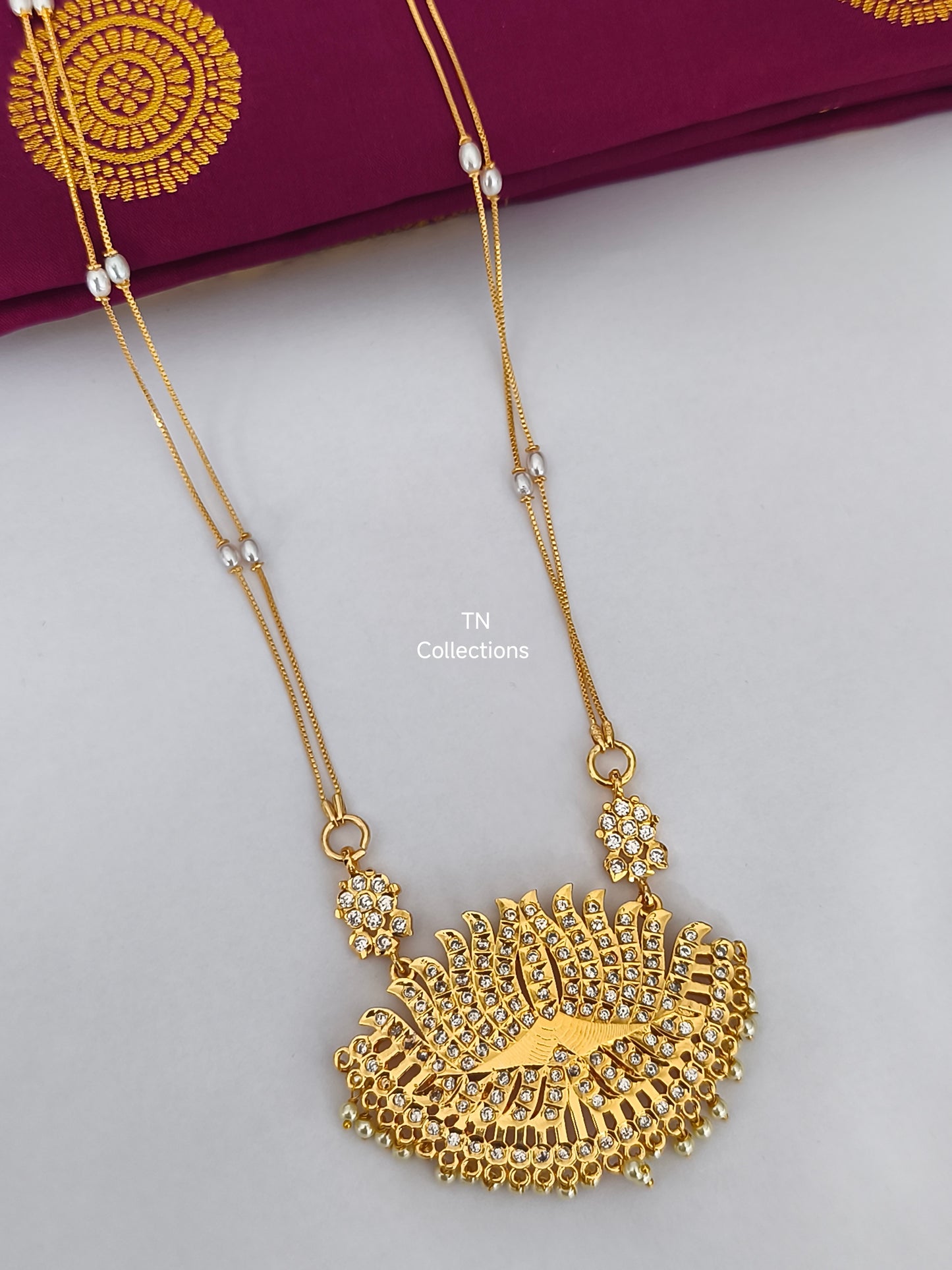 Trendy Lotus Semi Bridal Set