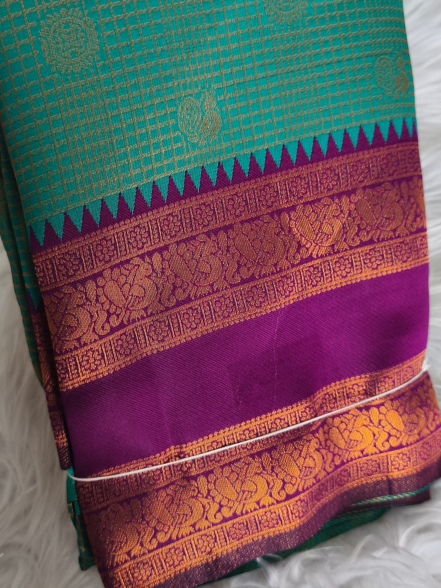 Kachi Semi silk saree (Green)