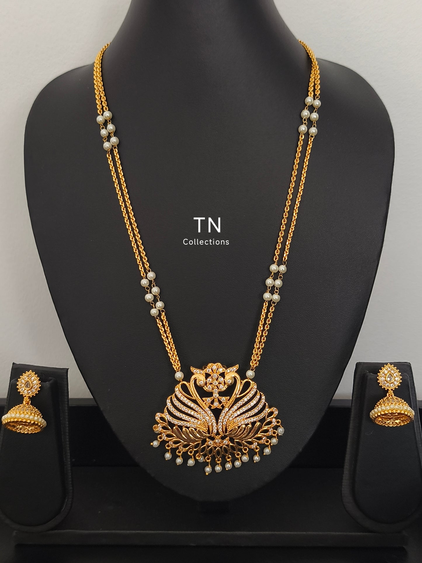 Micro gold plated Traditional Annam Design Pathakkam with earrings