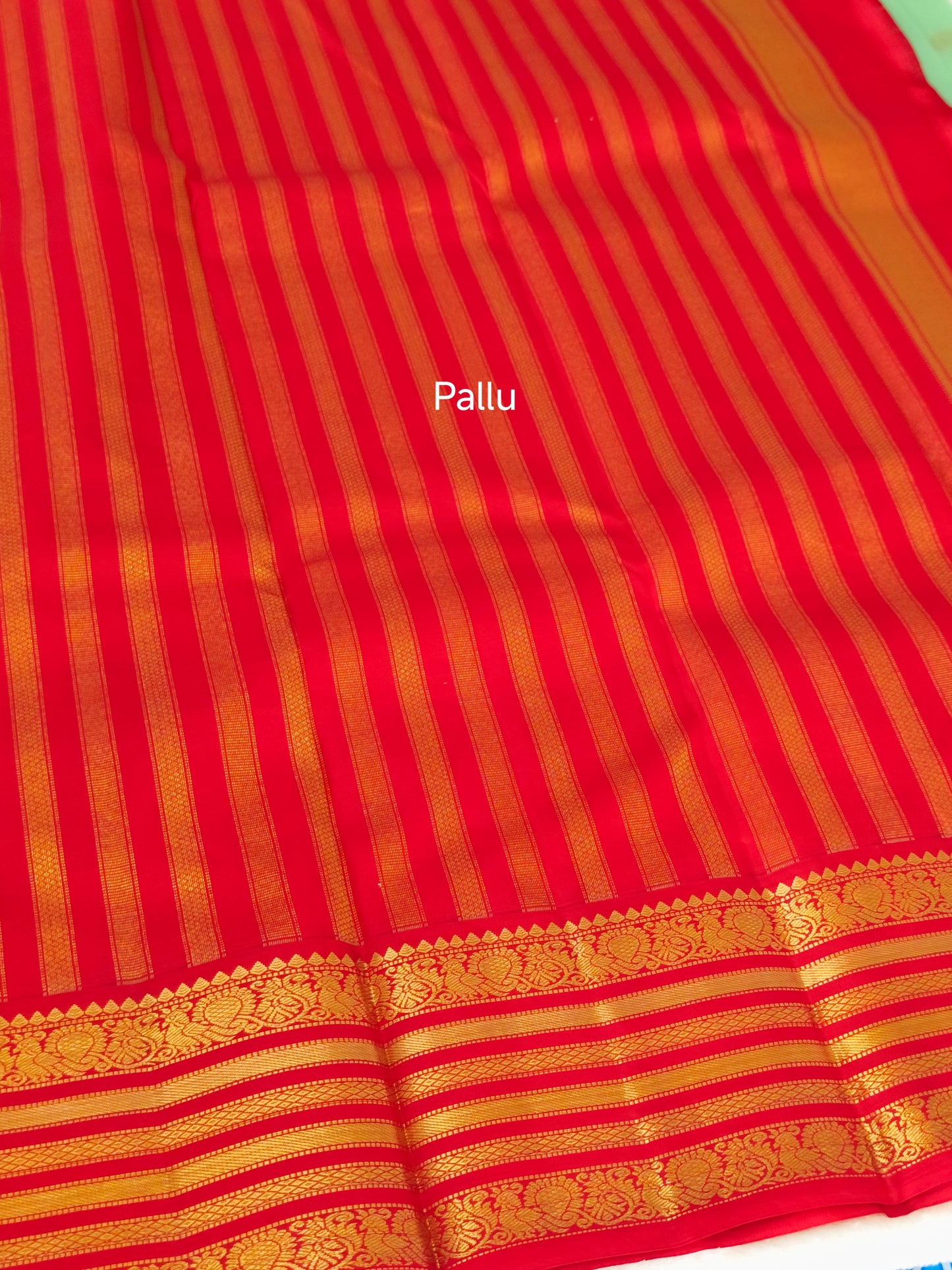 Pure handloom Kanchipuram Silk Saree (Pista Green)