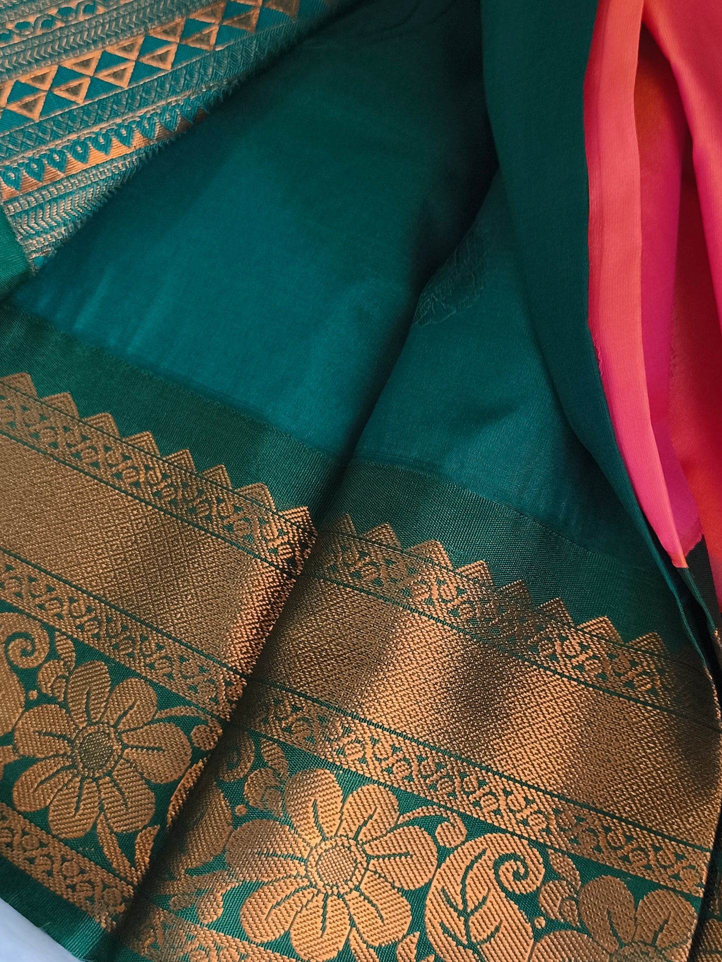 Korvai Premium soft silk saree(Dual tone)
