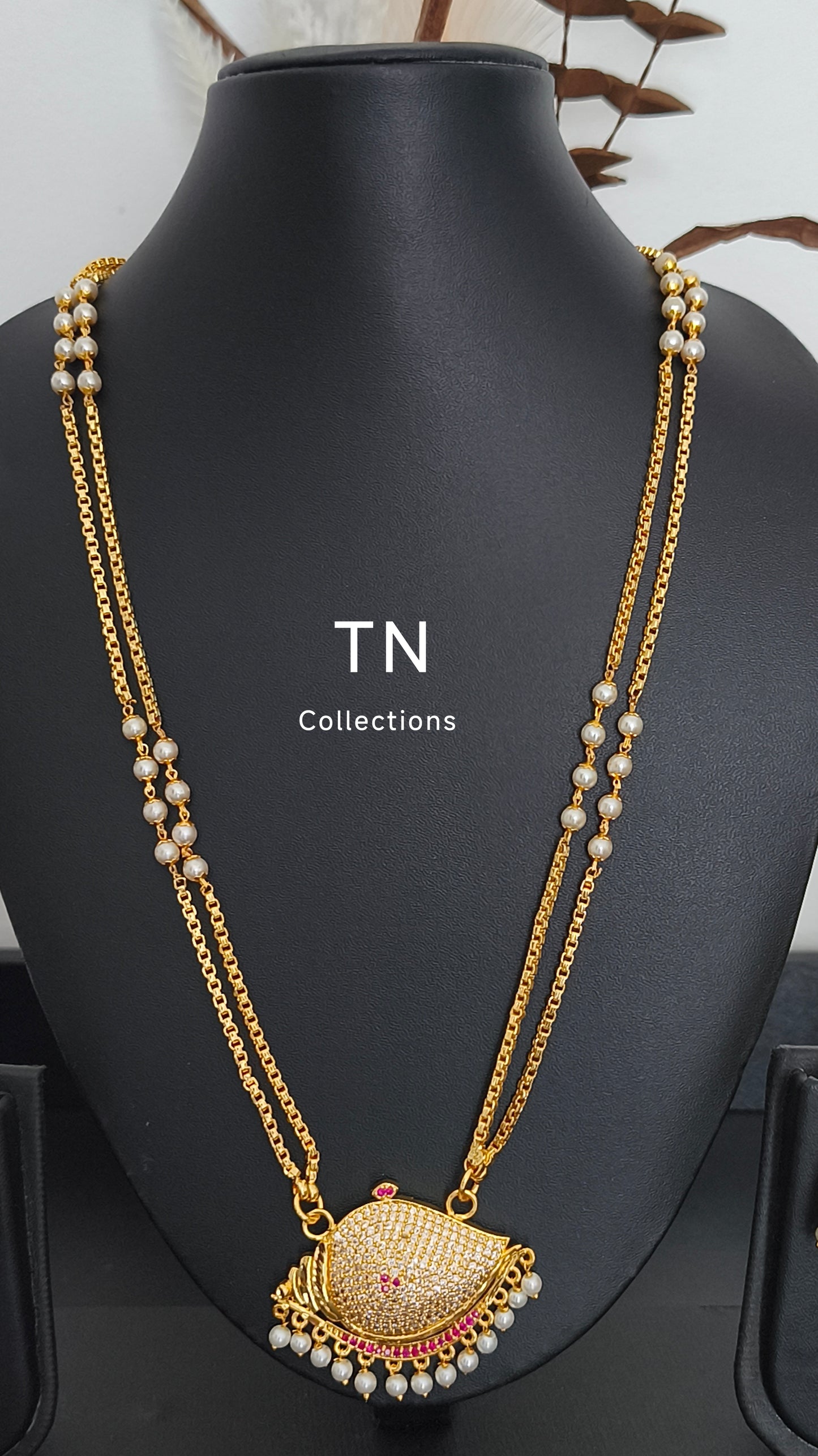 Micro gold plated Sangu Pathakkam with earrings