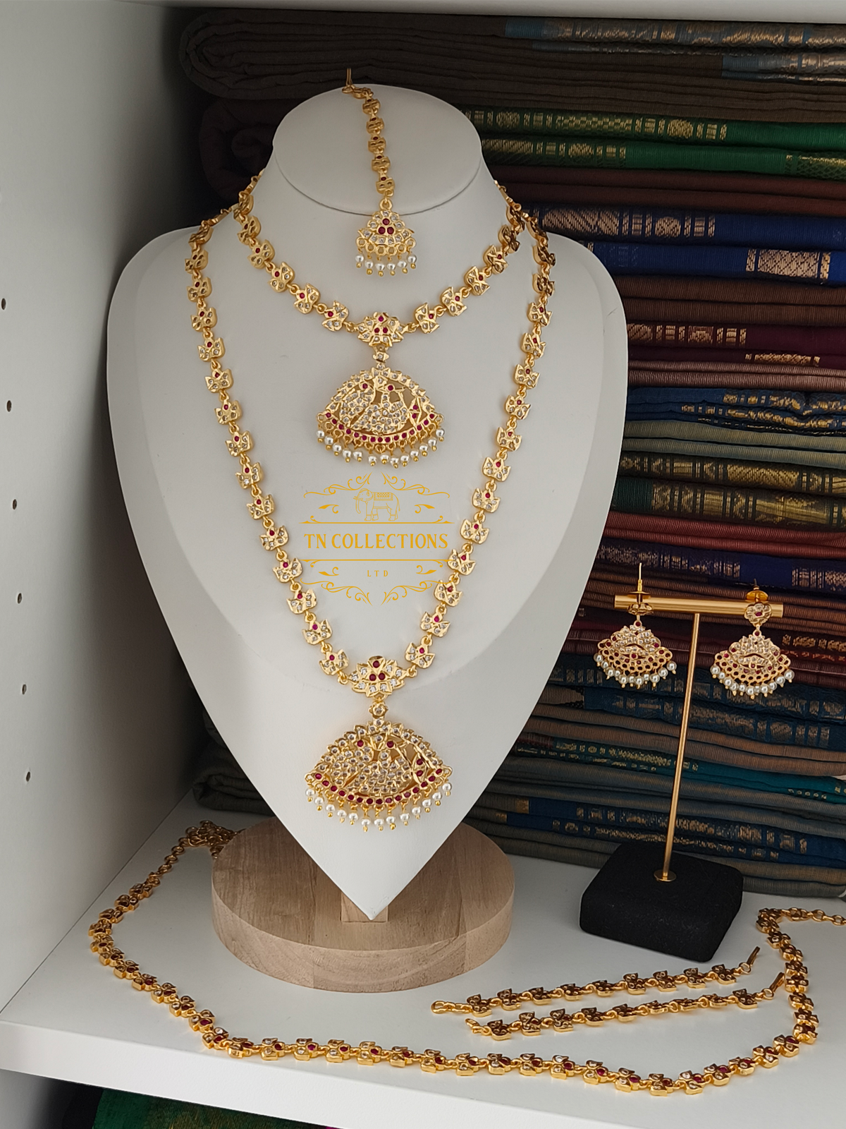 A Royal Bridal Statement  Set (Ruby & White)