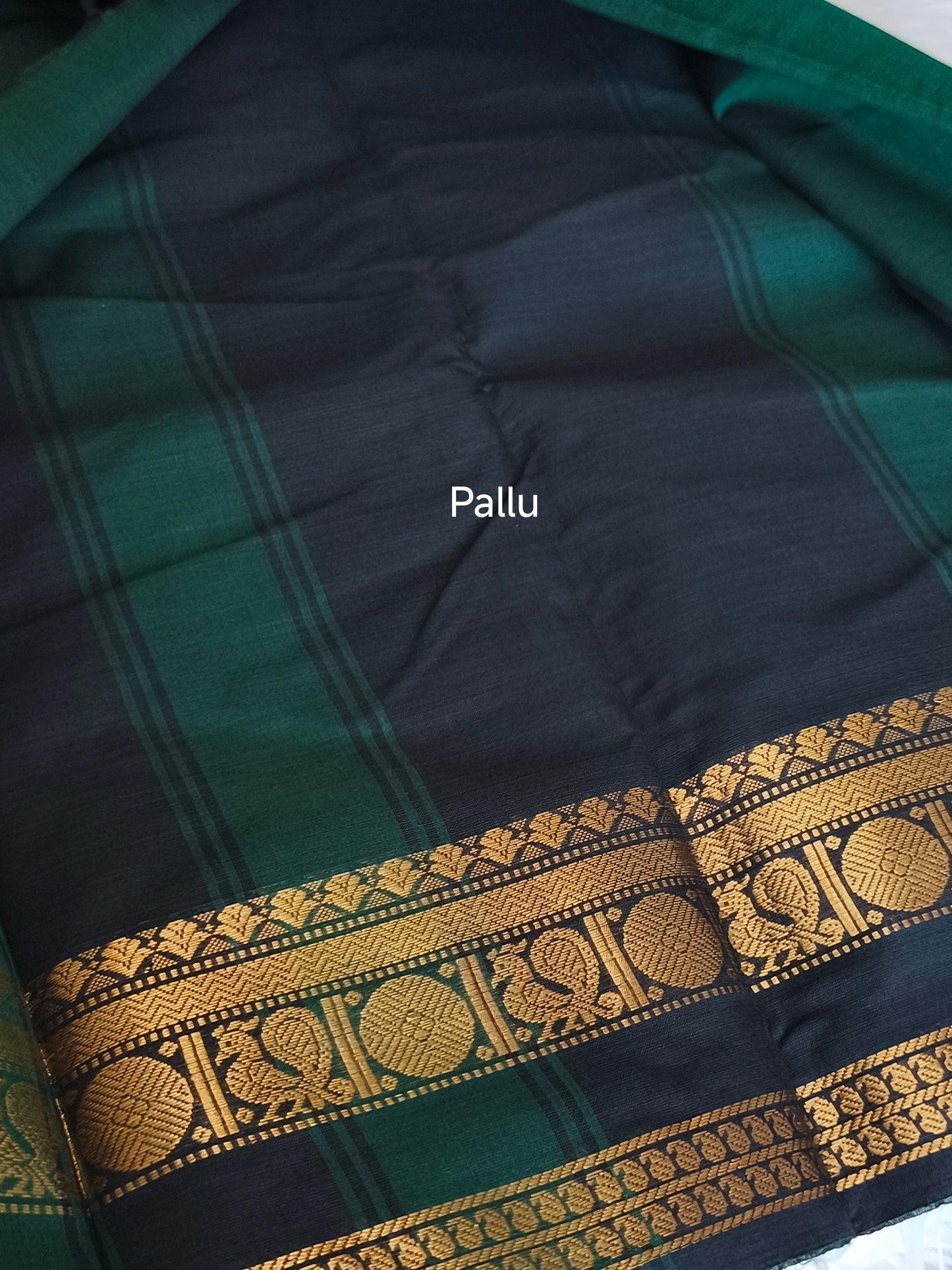 Pure handloom kanchi cotton saree (Dark Green)