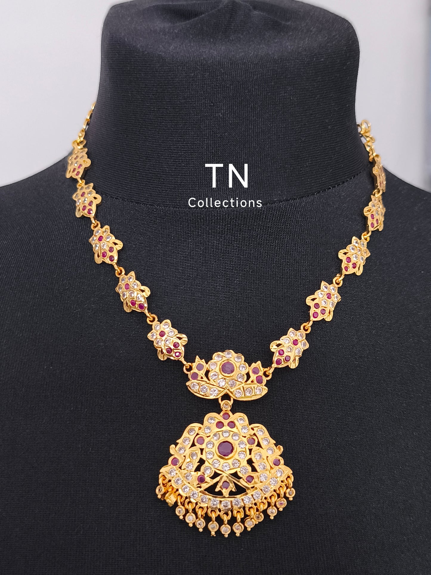 Micro Finish Attiyal with earrings