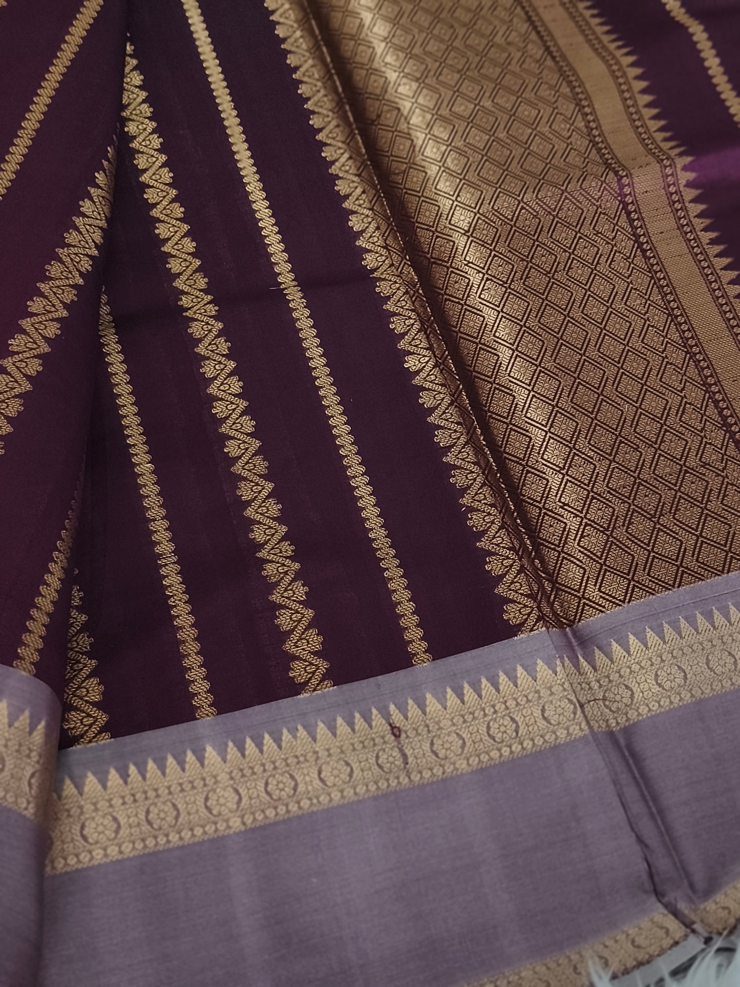 Semi Soft Silk Saree (Maroon)