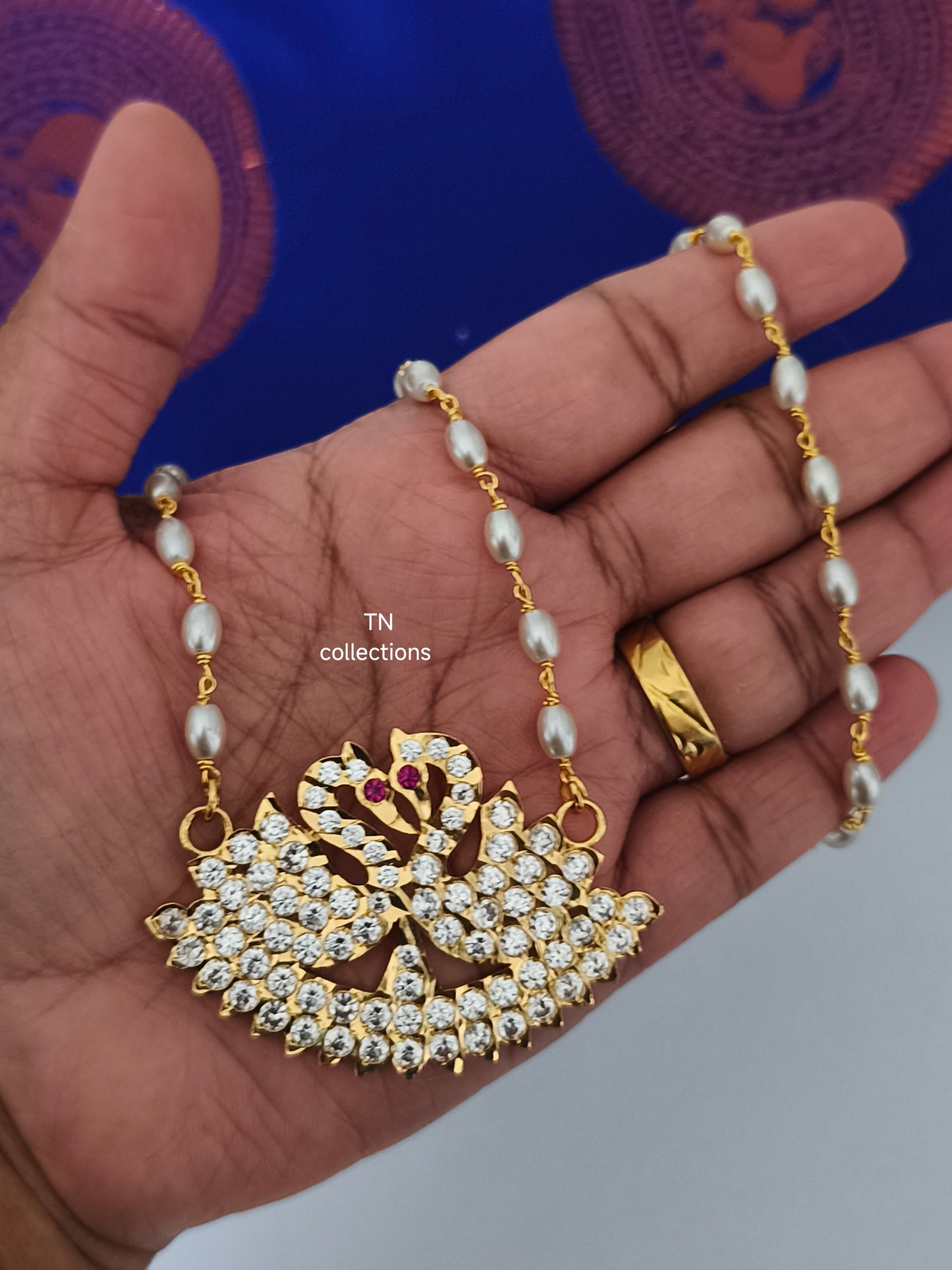 Micro gold plated Swan pathakkam with pearl chain
