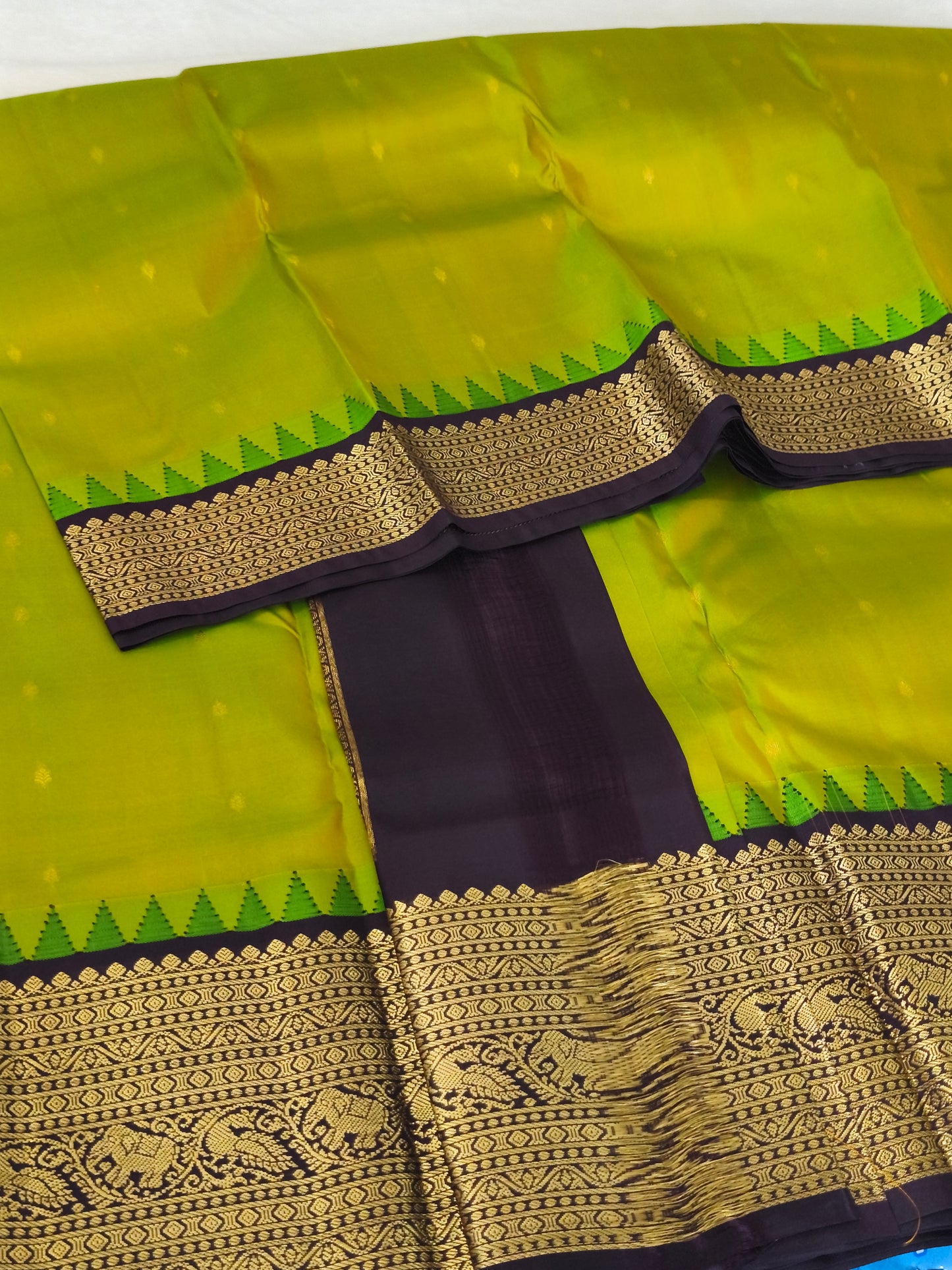 Pure Handloom Kanchipuram Silk Saree (Lime Green)