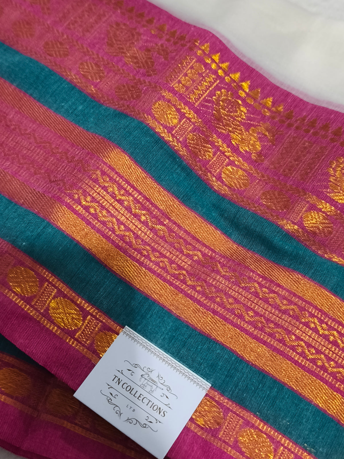Kerala Special Mul Cotton Saree with Kanchi Border