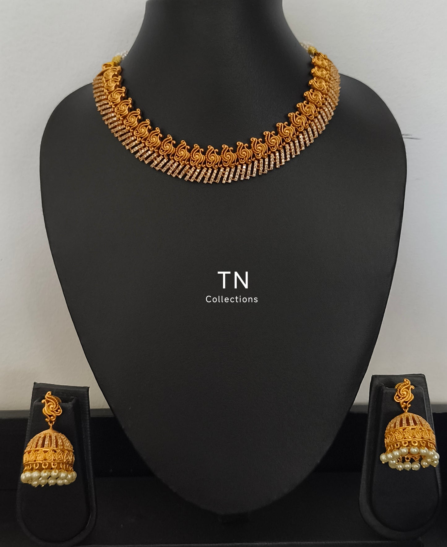 Matte Finish Necklace Set