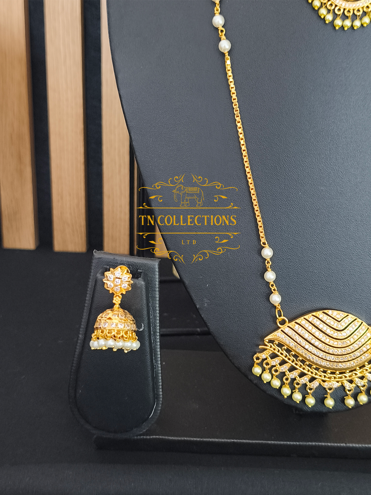 Micro Gold-Plated Traditional Sangu Attiyal Pathakkam set