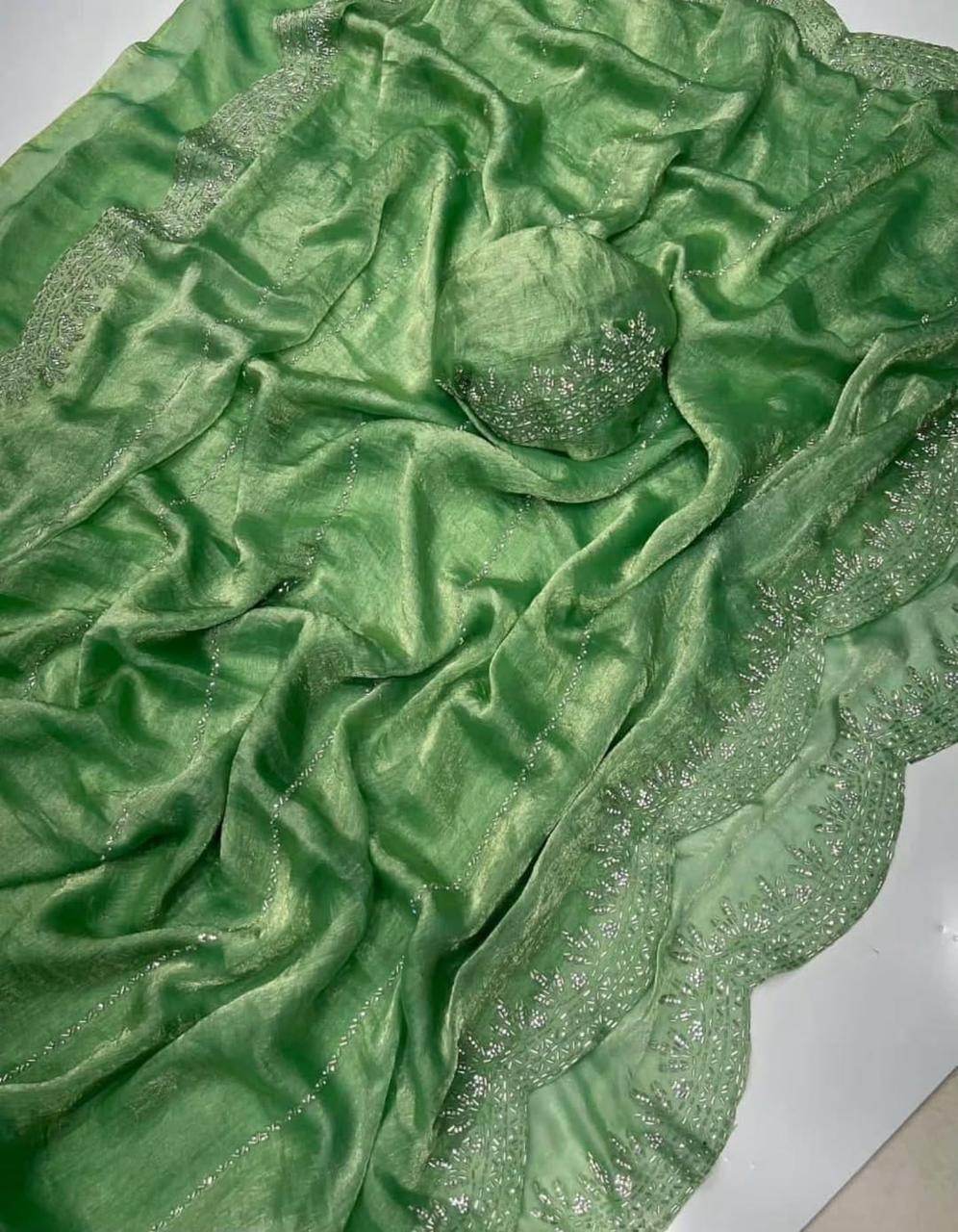 Simple Fendy Chiffon Party saree