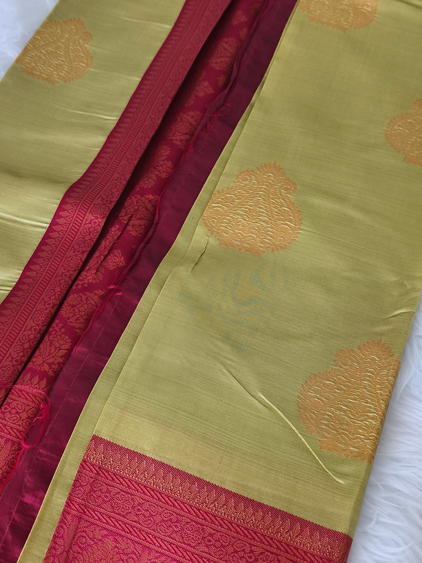 Kanchi Semi soft silk saree with contrast blouse and pallu