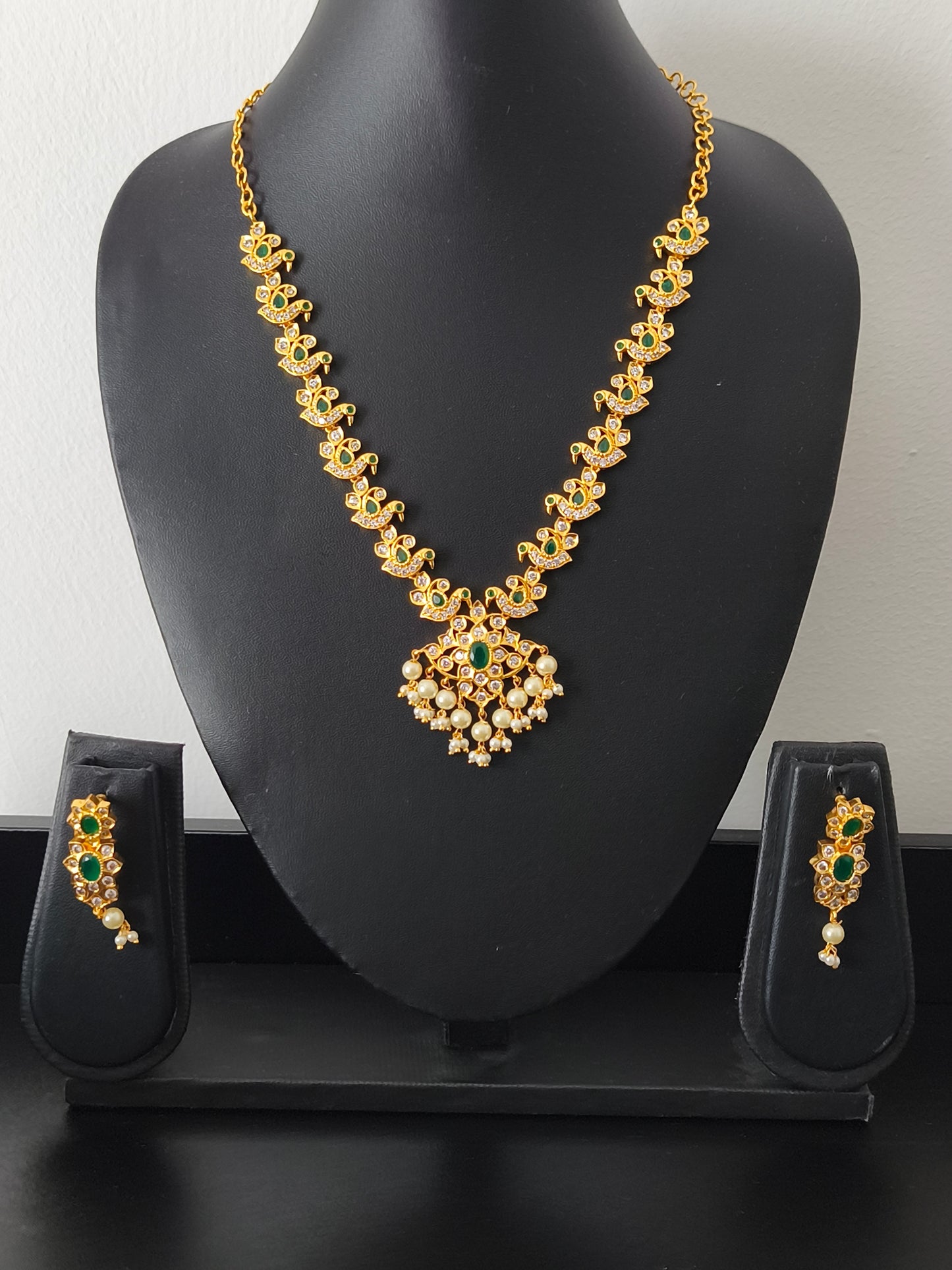 Gold Finish Necklace (Attiyal)