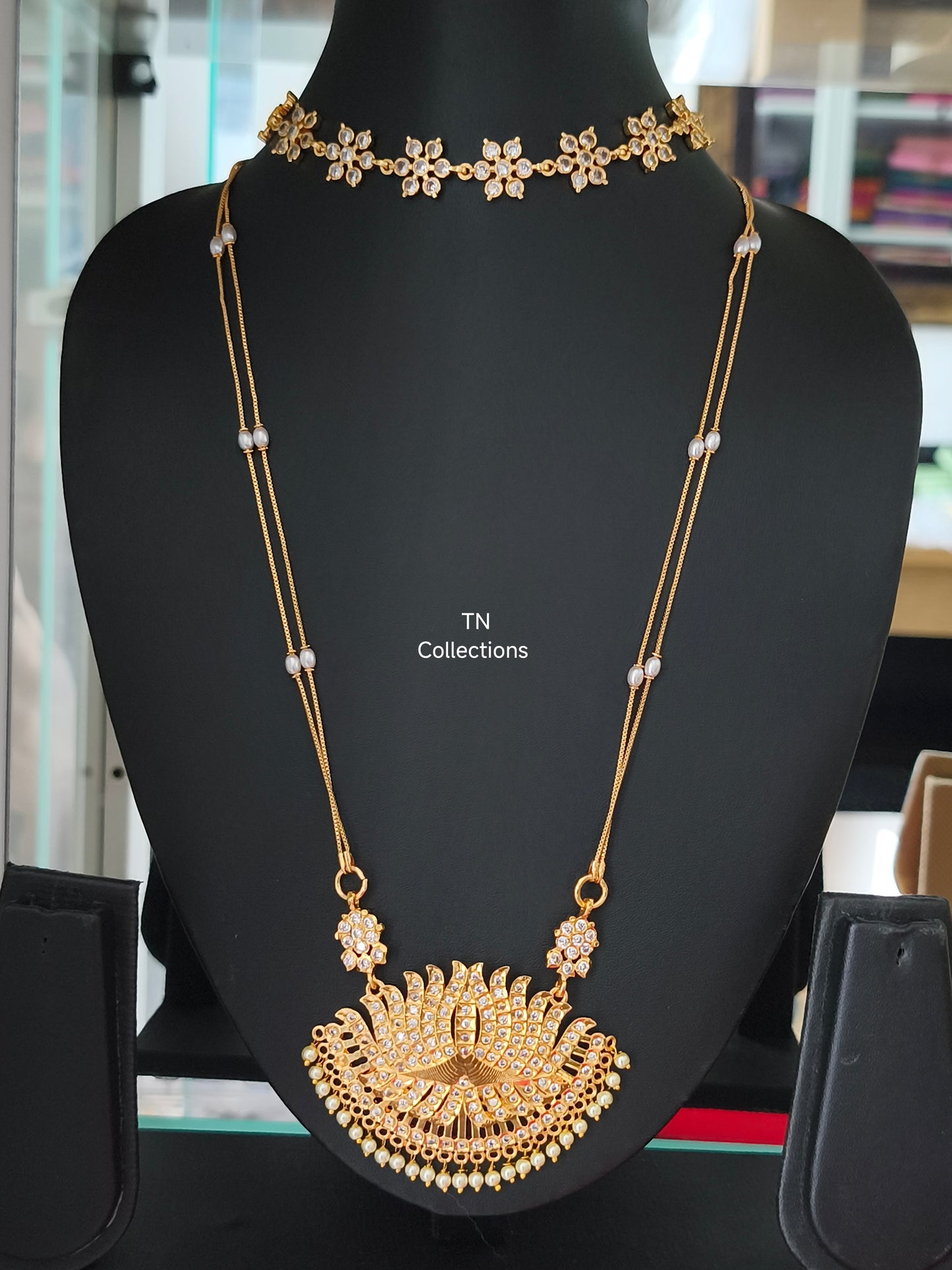 Trendy Lotus Semi Bridal Set