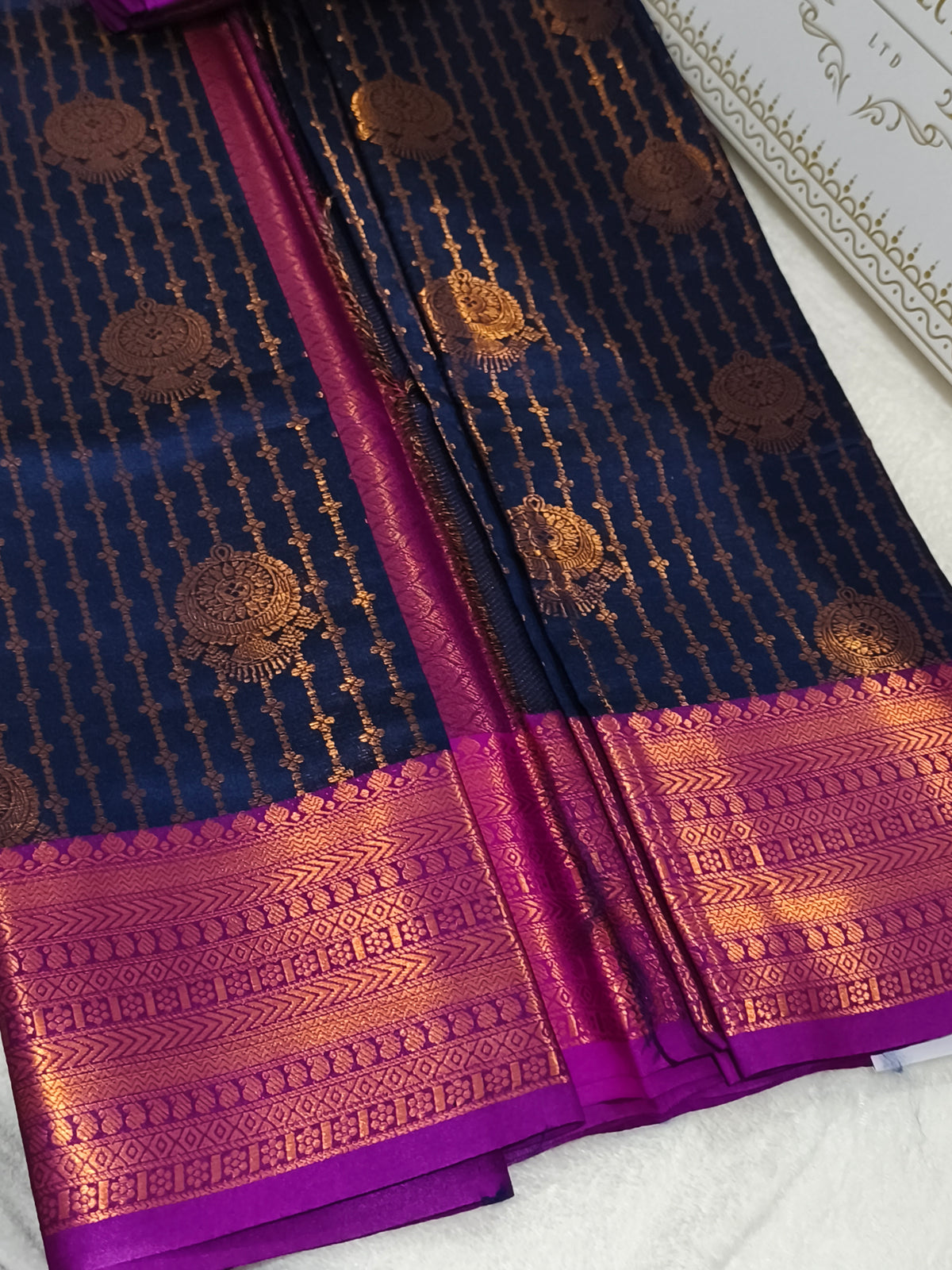 Kanchipuram vairaoosi Soft Silk Saree (Navy Blue)
