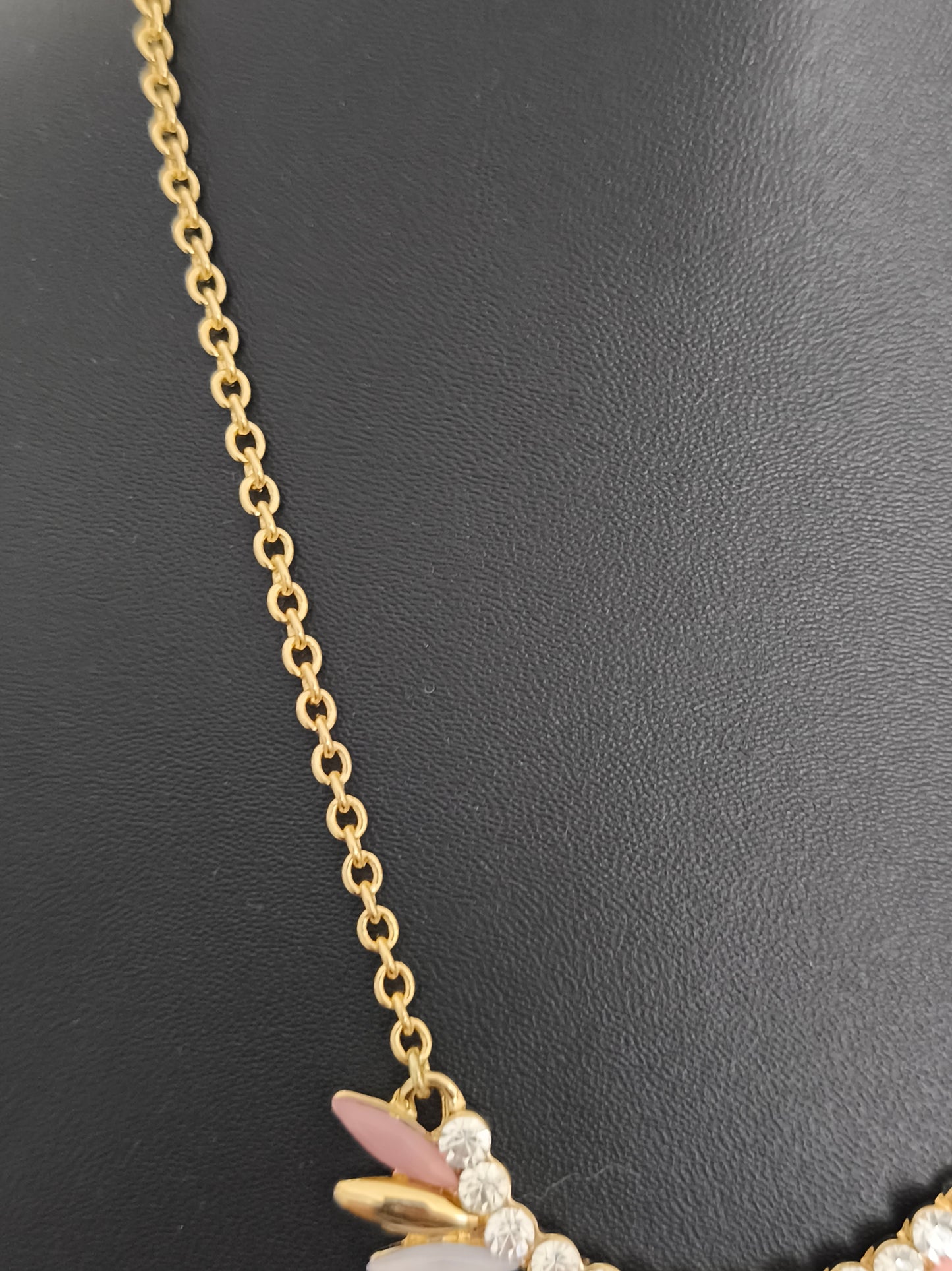 Elegant teardrop Design Necklace