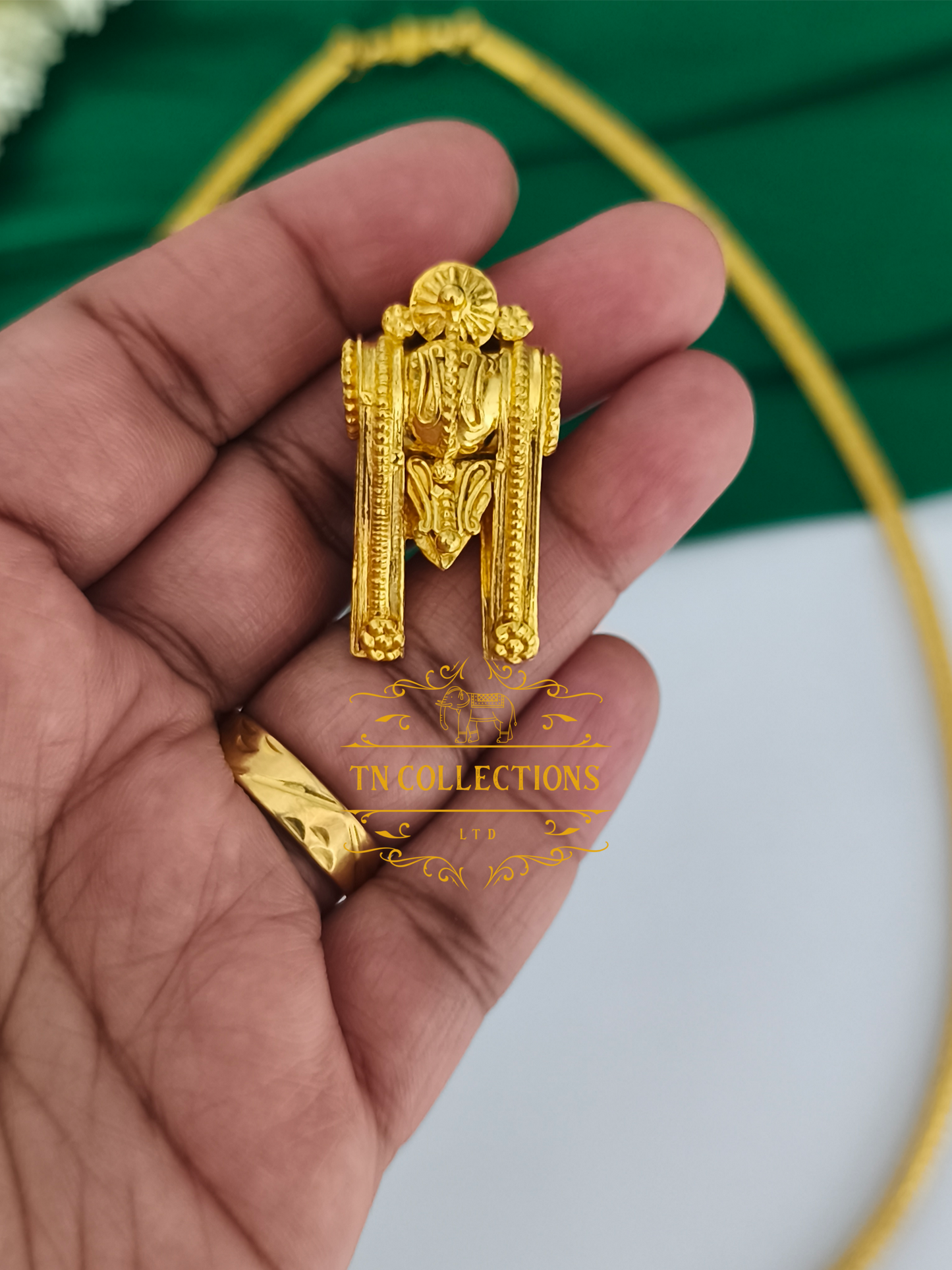 22ct Gold Plated Traditional Hindu Thalikodi with Kombu thali & Coins (15-19 Pawn thickness)