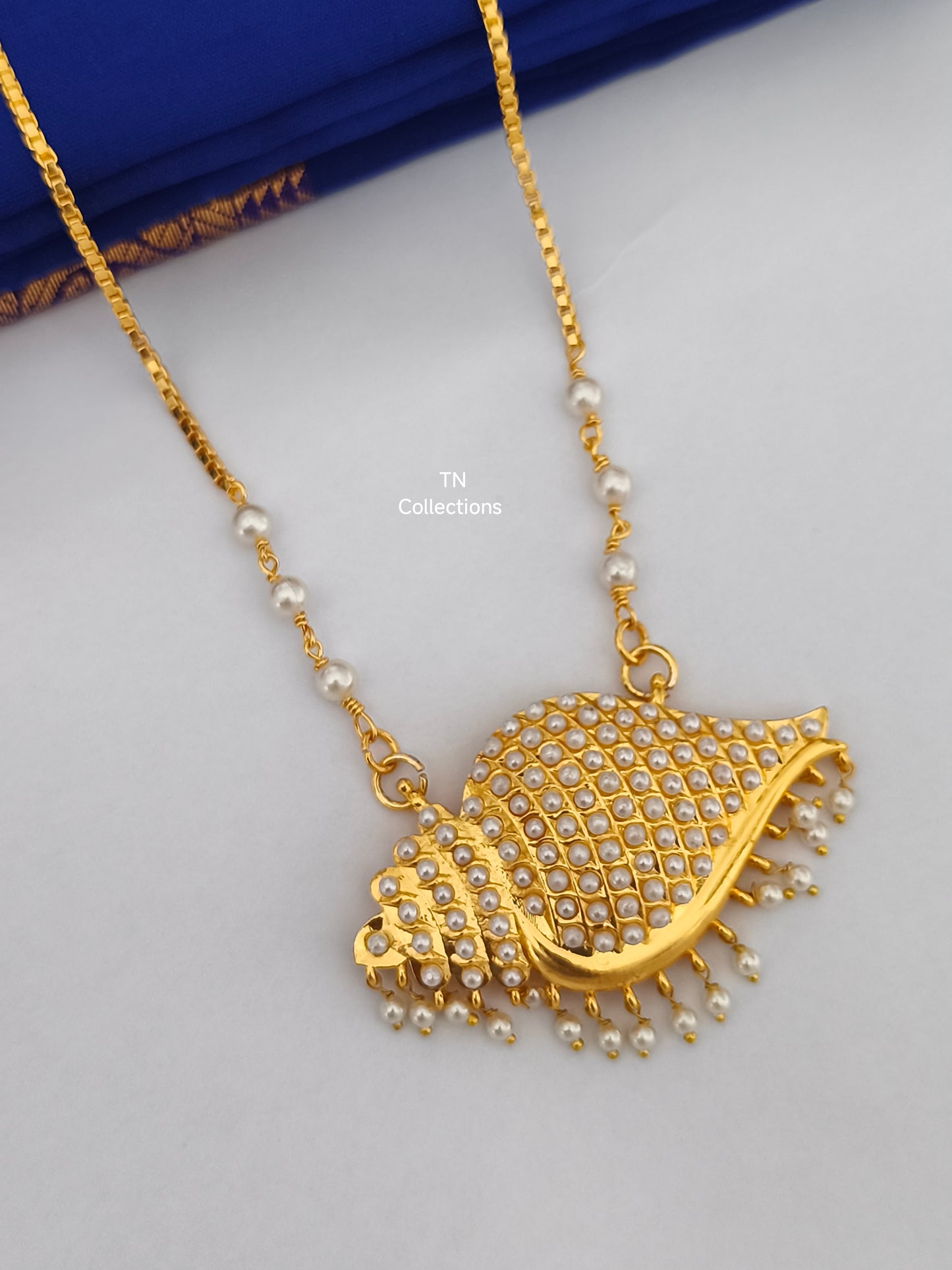 Micro Gold plated Sangu Pathakkam with single layer pearl chain