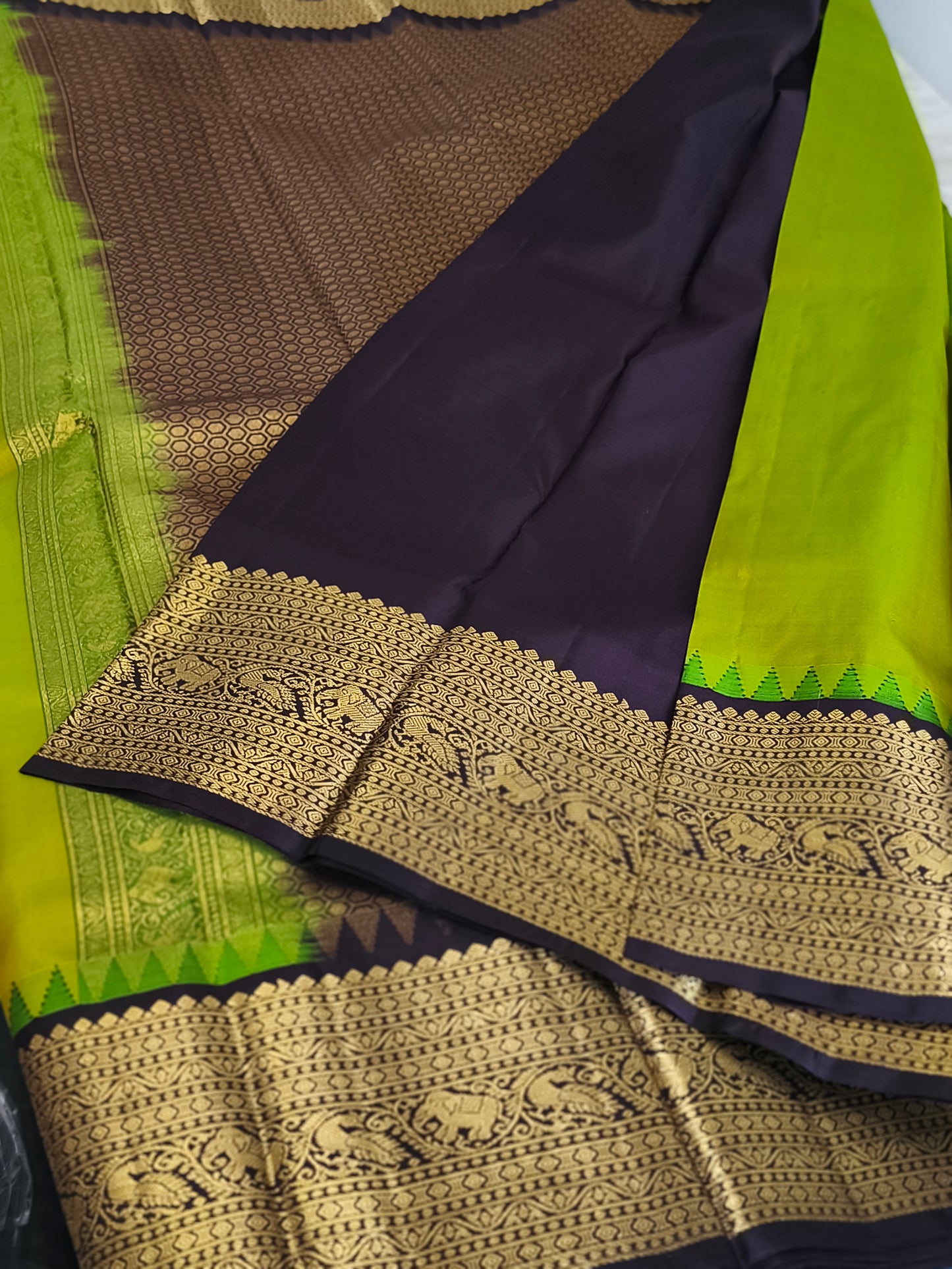 Pure Handloom Kanchipuram Silk Saree (Lime Green)