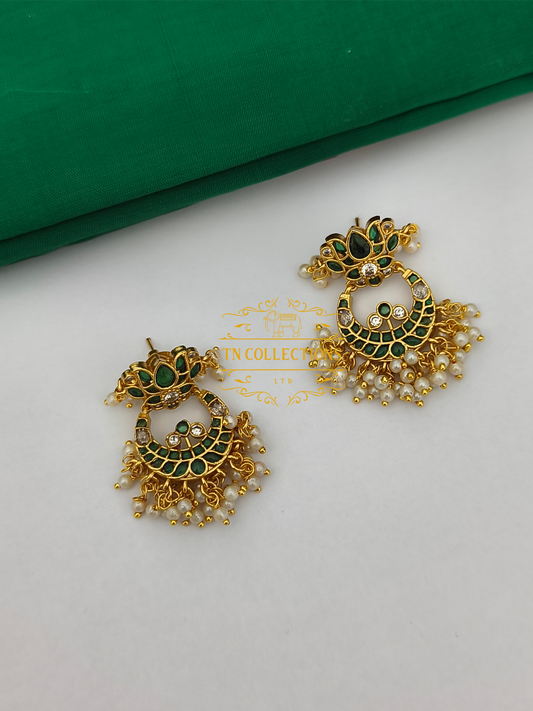 Antique Polish real kemp stone Lotus Design Earrings (Green)