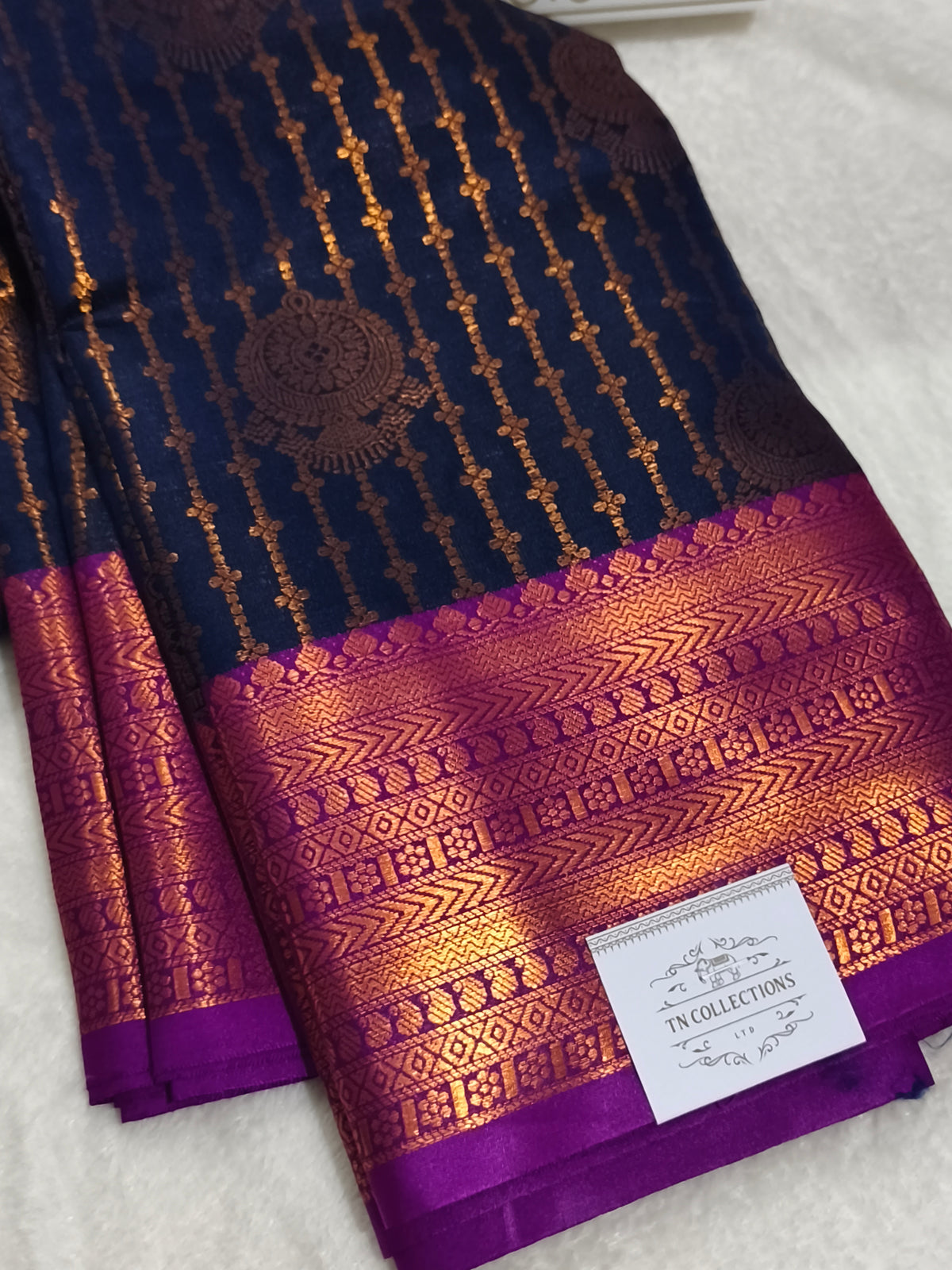 Kanchipuram vairaoosi Soft Silk Saree (Navy Blue)