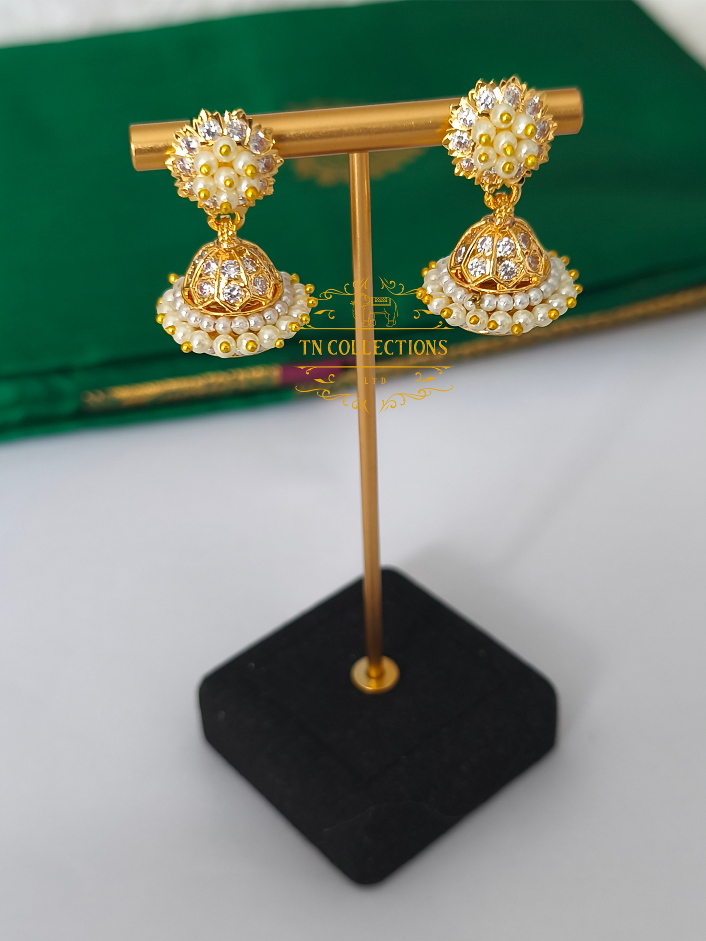 Micro gold plated Pearl Jumka Screw type