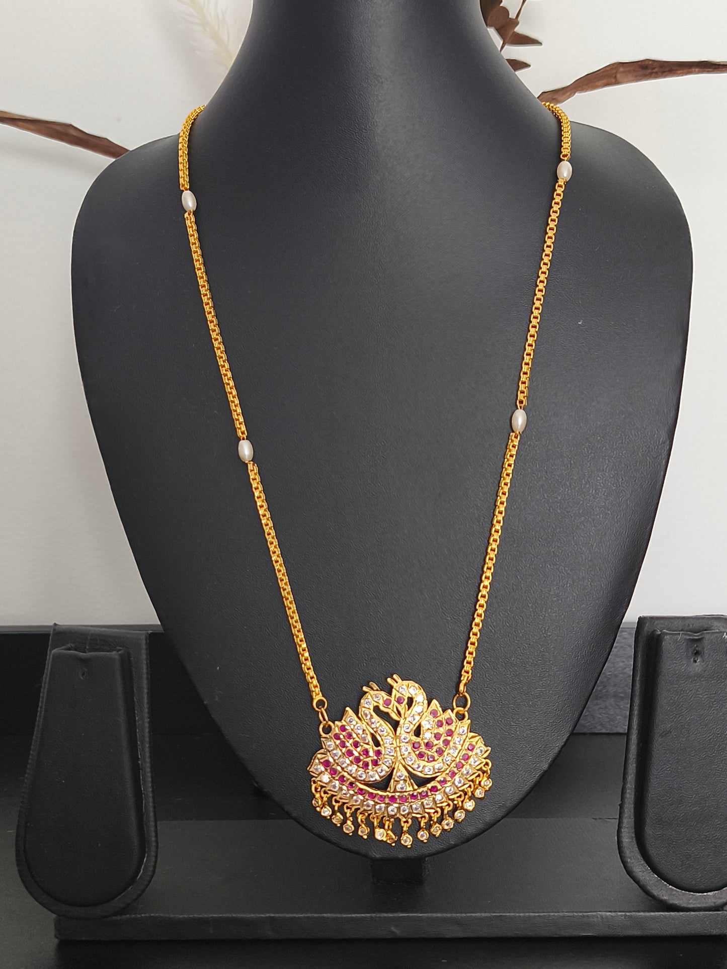 Impon Annam Pathakkam with pearl chain