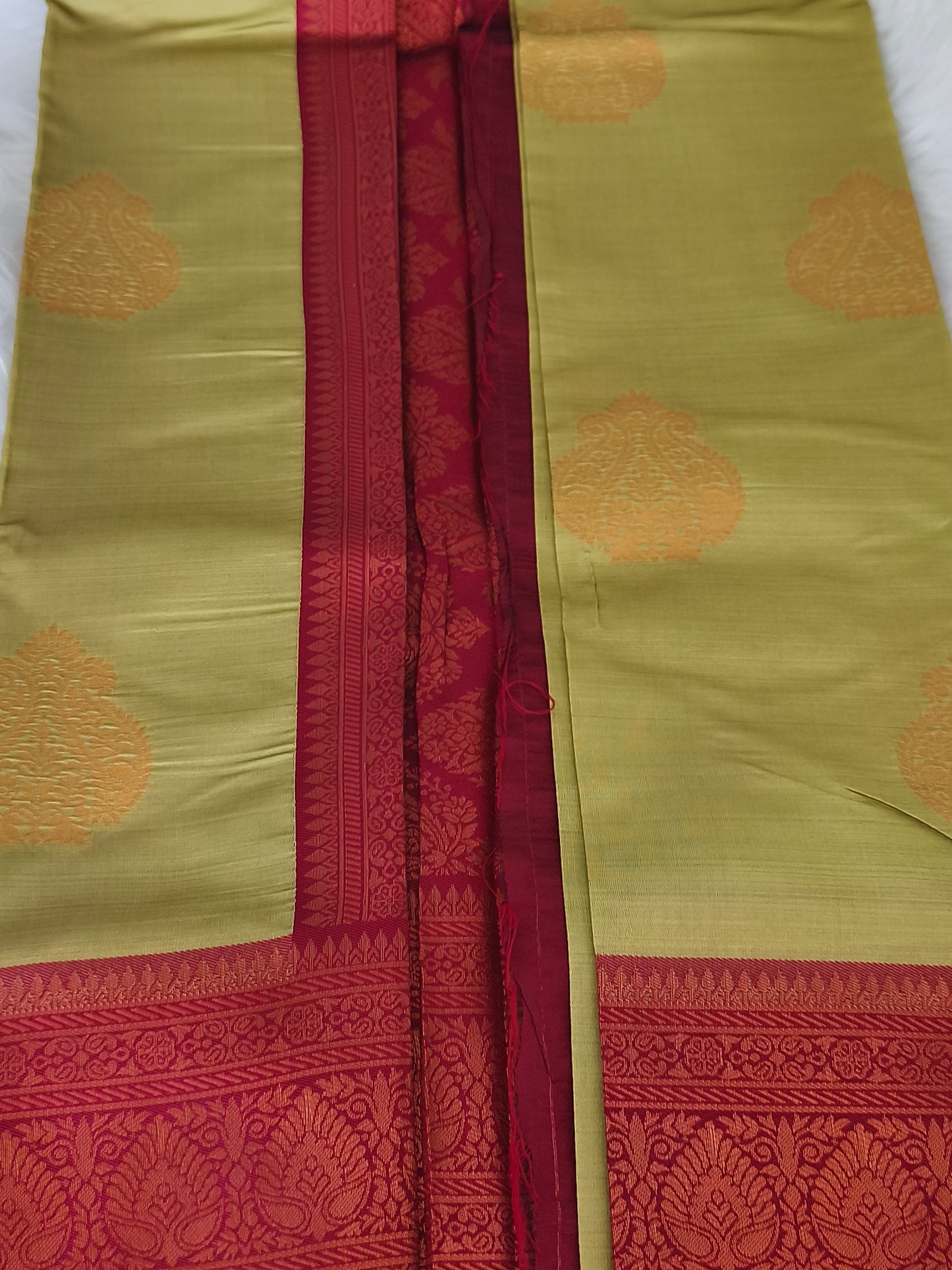 Kanchi Semi soft silk saree with contrast blouse and pallu