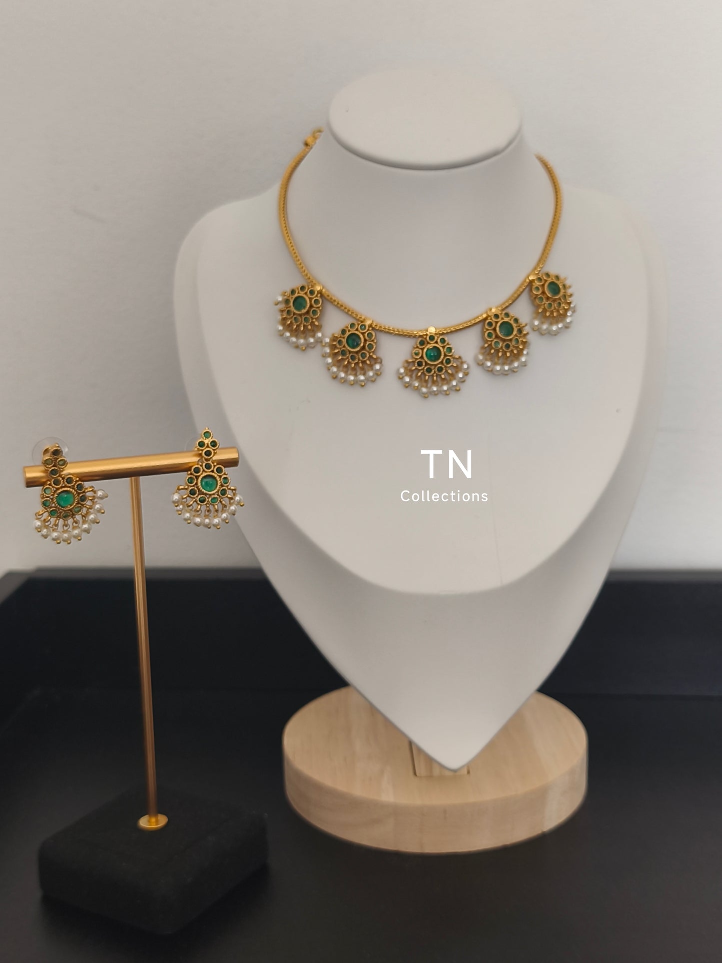 Antique matte finish Mini Choker Necklace Set - Green