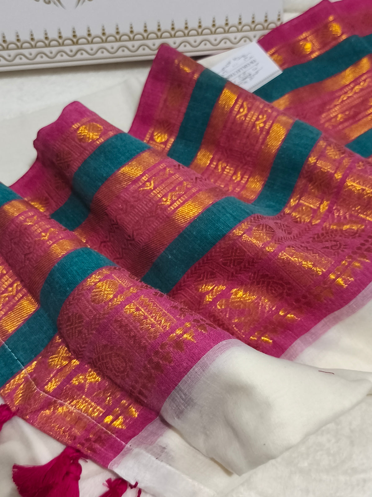 Kerala Special Mul Cotton Saree with Kanchi Border