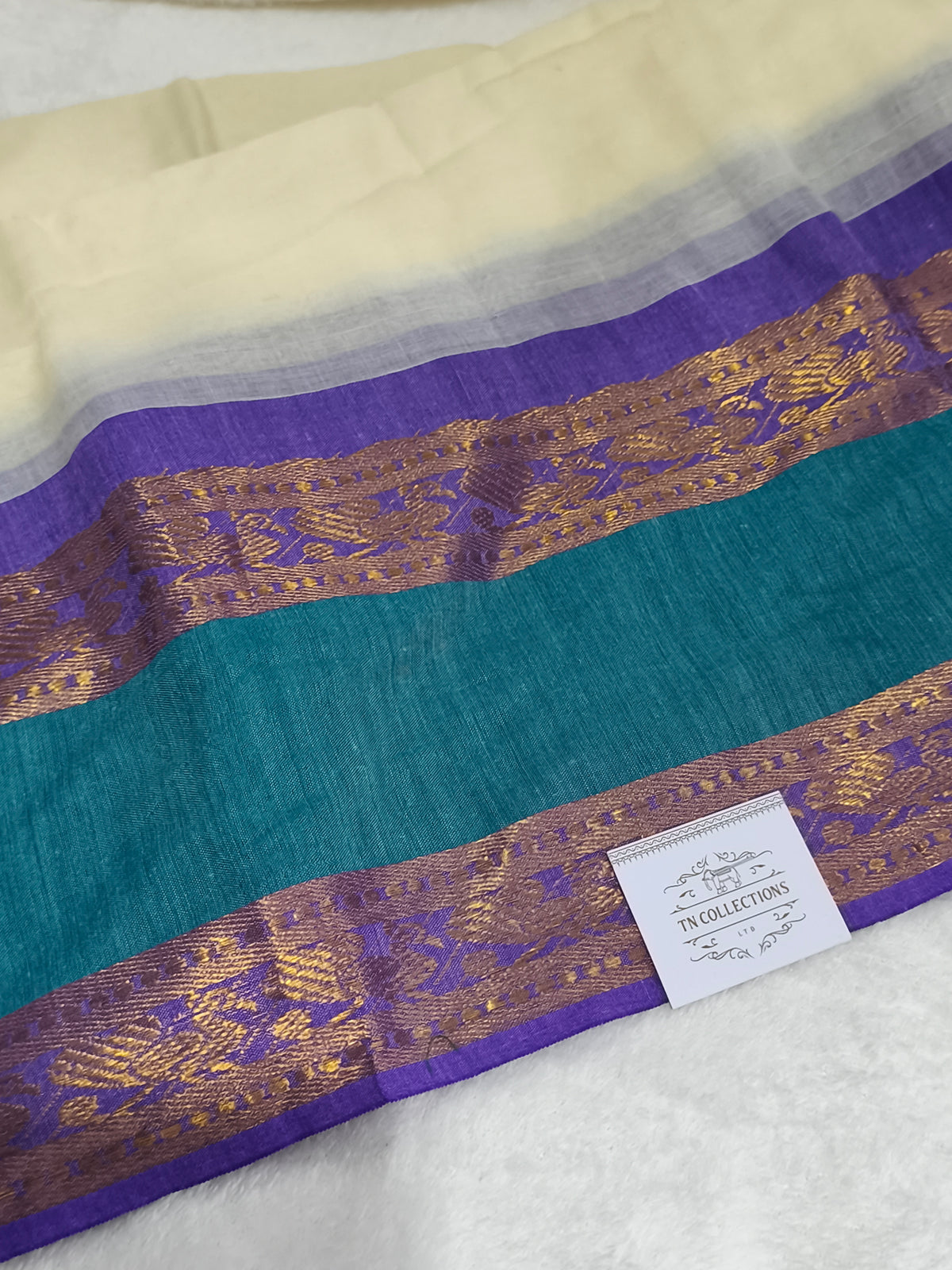 Kerala Special Mul Cotton Saree with Kanchi Border