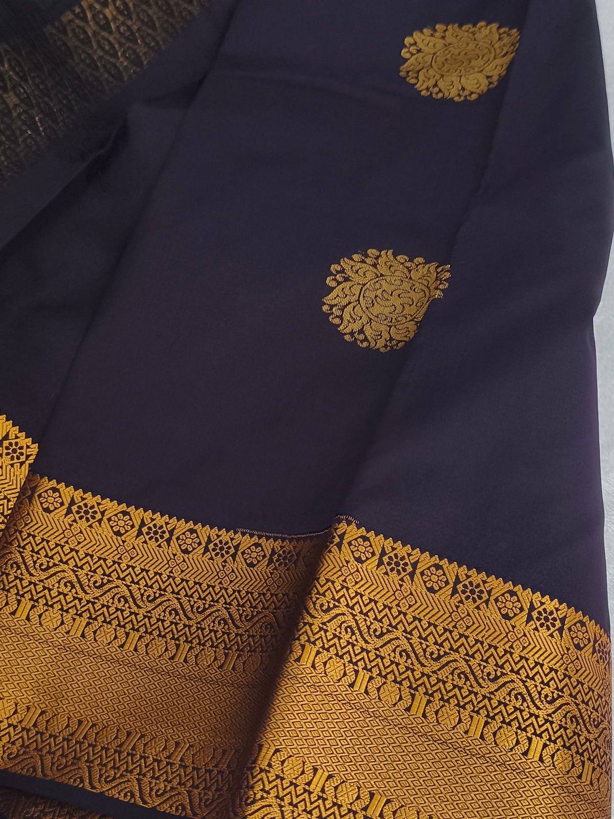 Dual shade Kanchi Soft Silk Saree( Deep Plum/Aubergine)