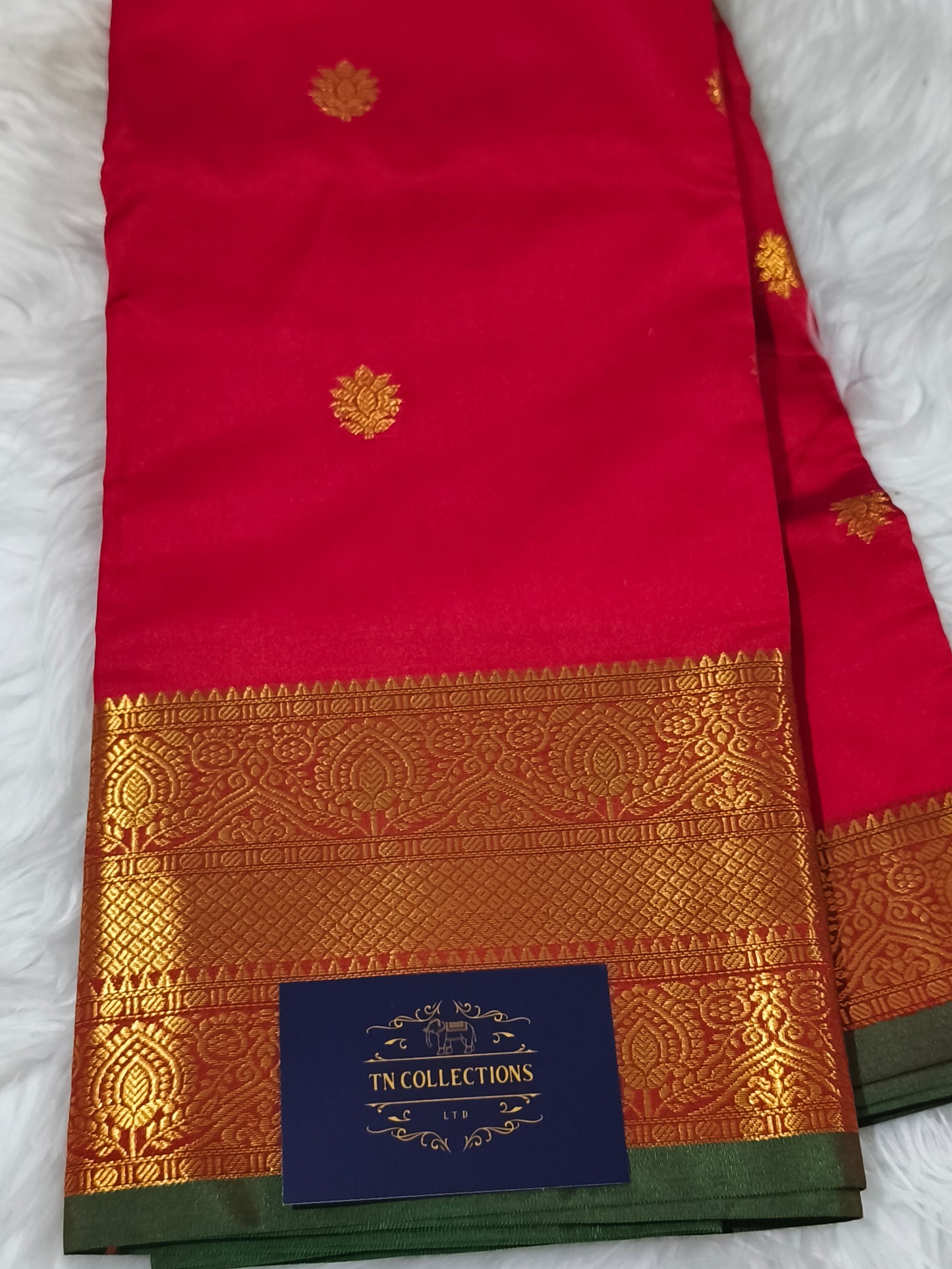 Luxury Semi Soft Silk Saree (Red)