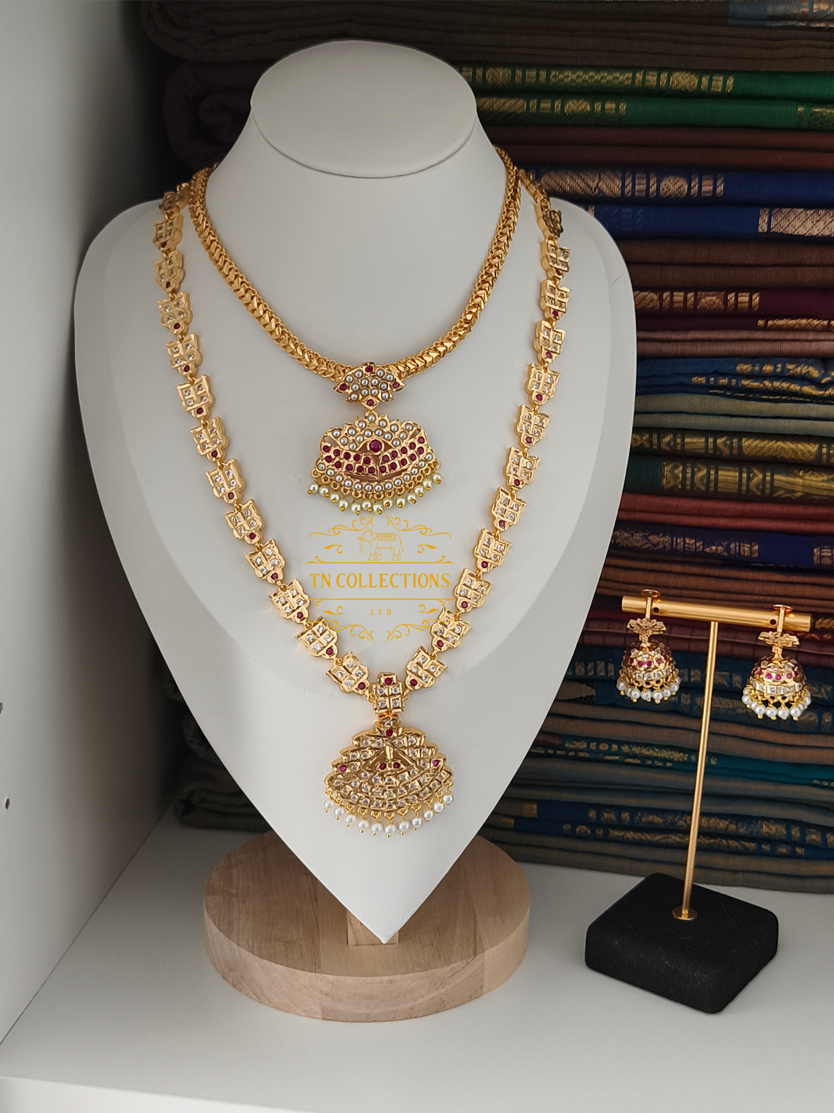Trendy unique Statement Jewelry Set (Ruby & White Stones)