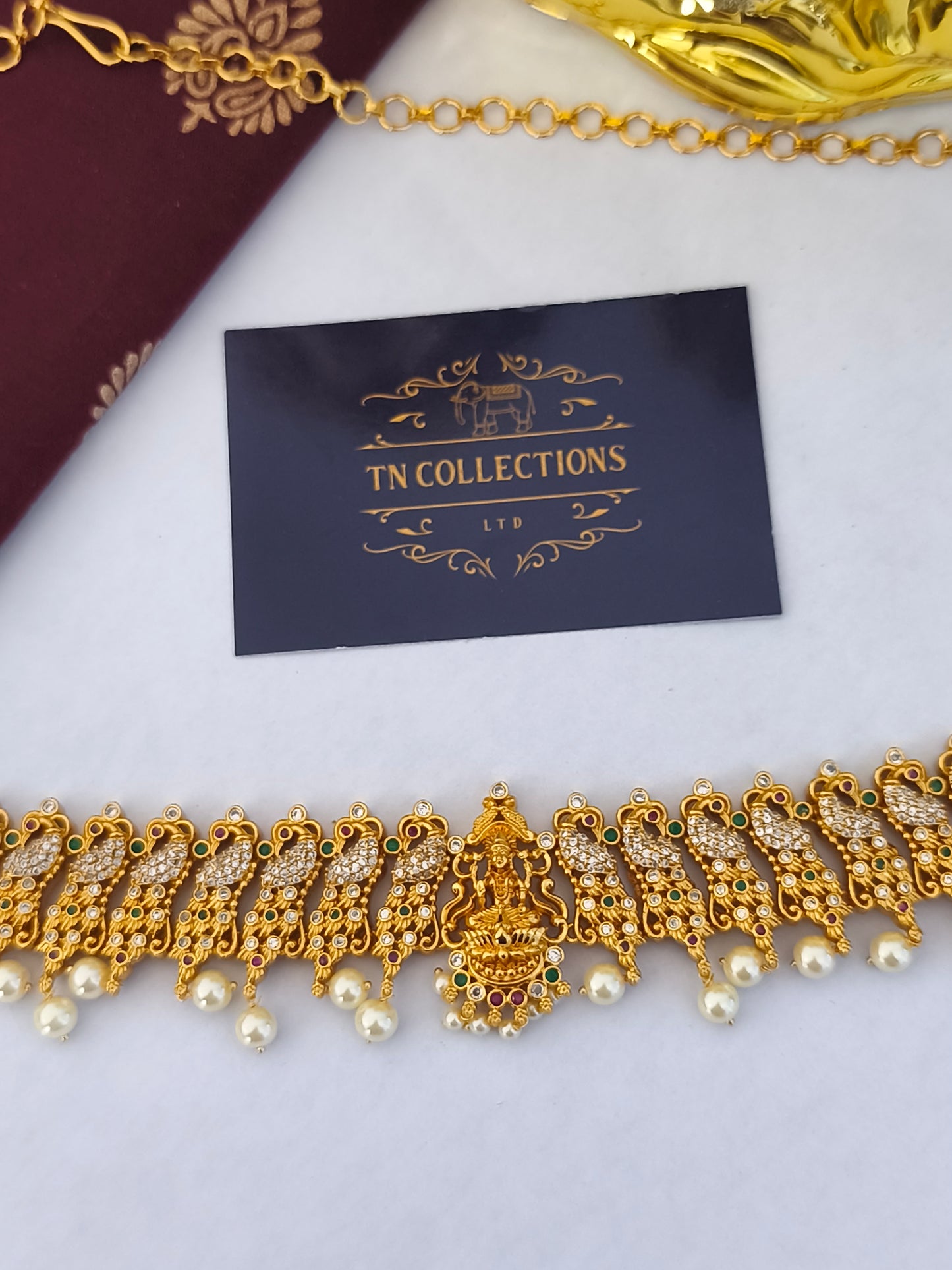 Luxmi hip chain