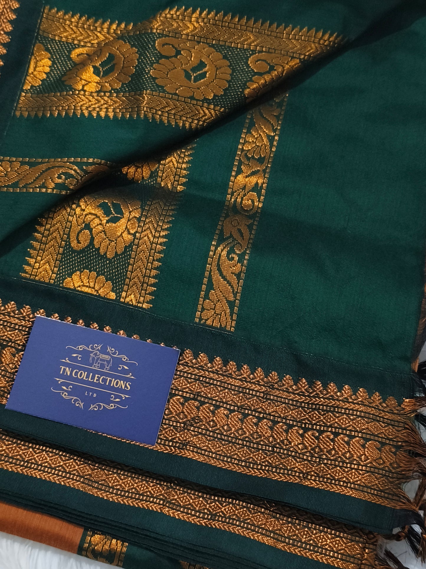 Stunning Kalyani cotton Pattu Saree with contrast blouse and rich pallu