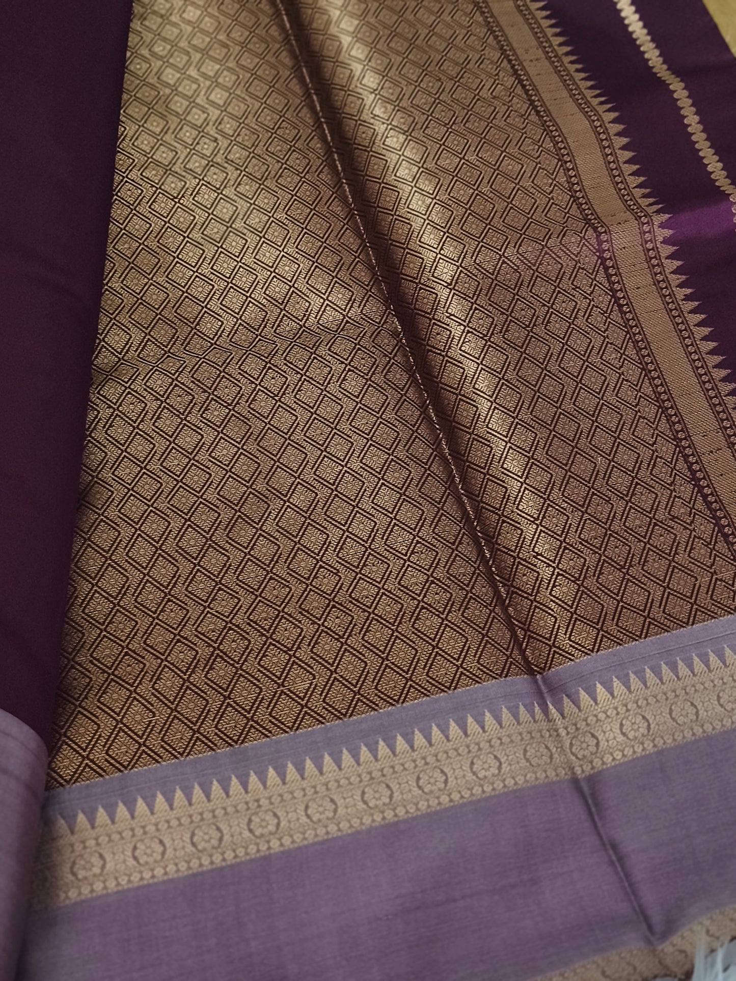 Semi Soft Silk Saree (Maroon)