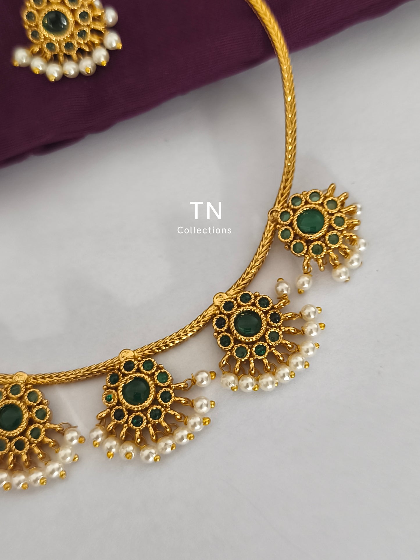 Antique matte finish Mini Choker Necklace Set - Green