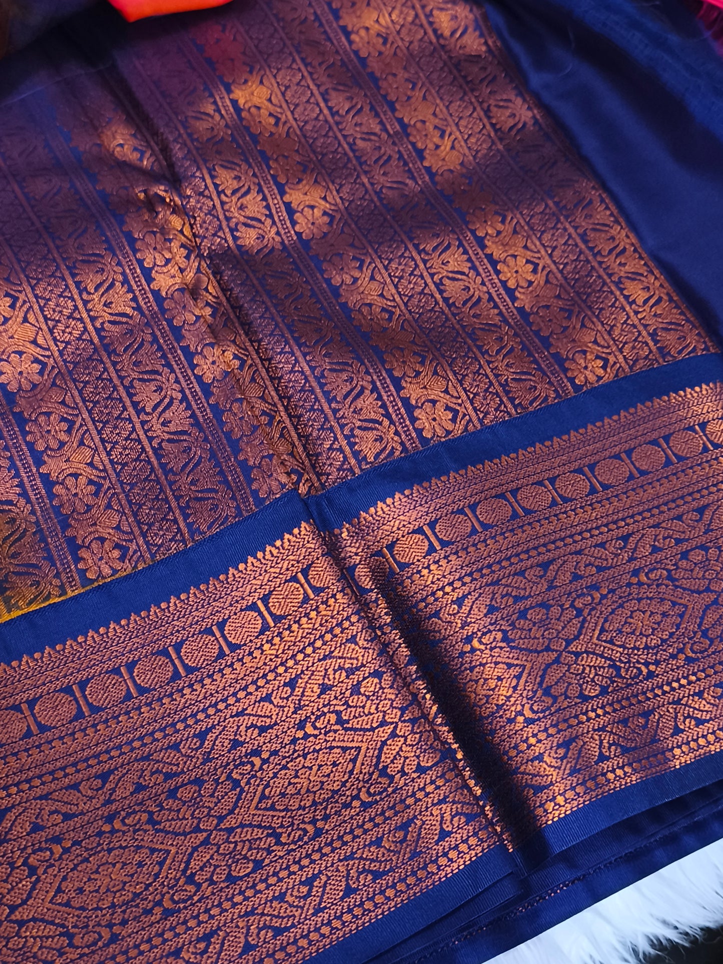 Korvai Premium soft silk saree(Dual Tone)