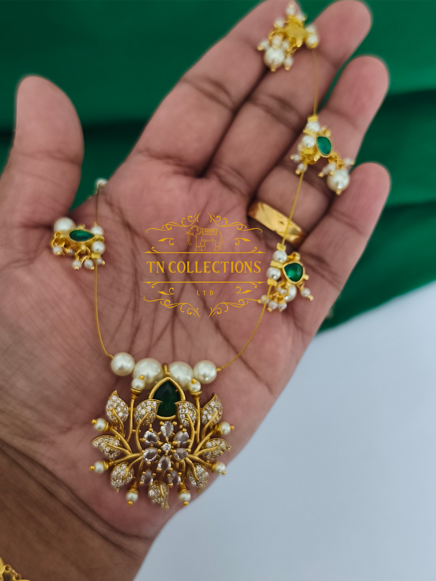 Premium  Ad Stone Invisible Necklace Set