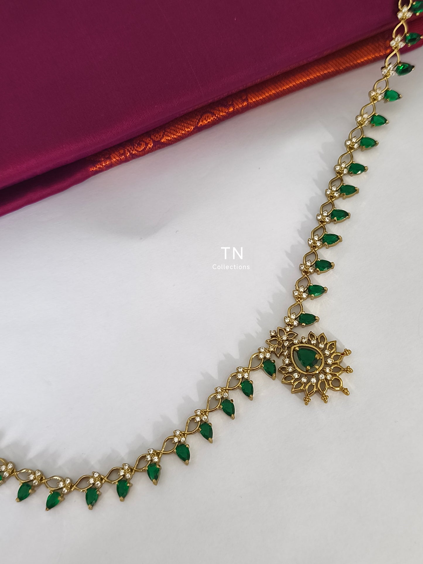 Antique Matte Finish Simple Hip chain (Green)