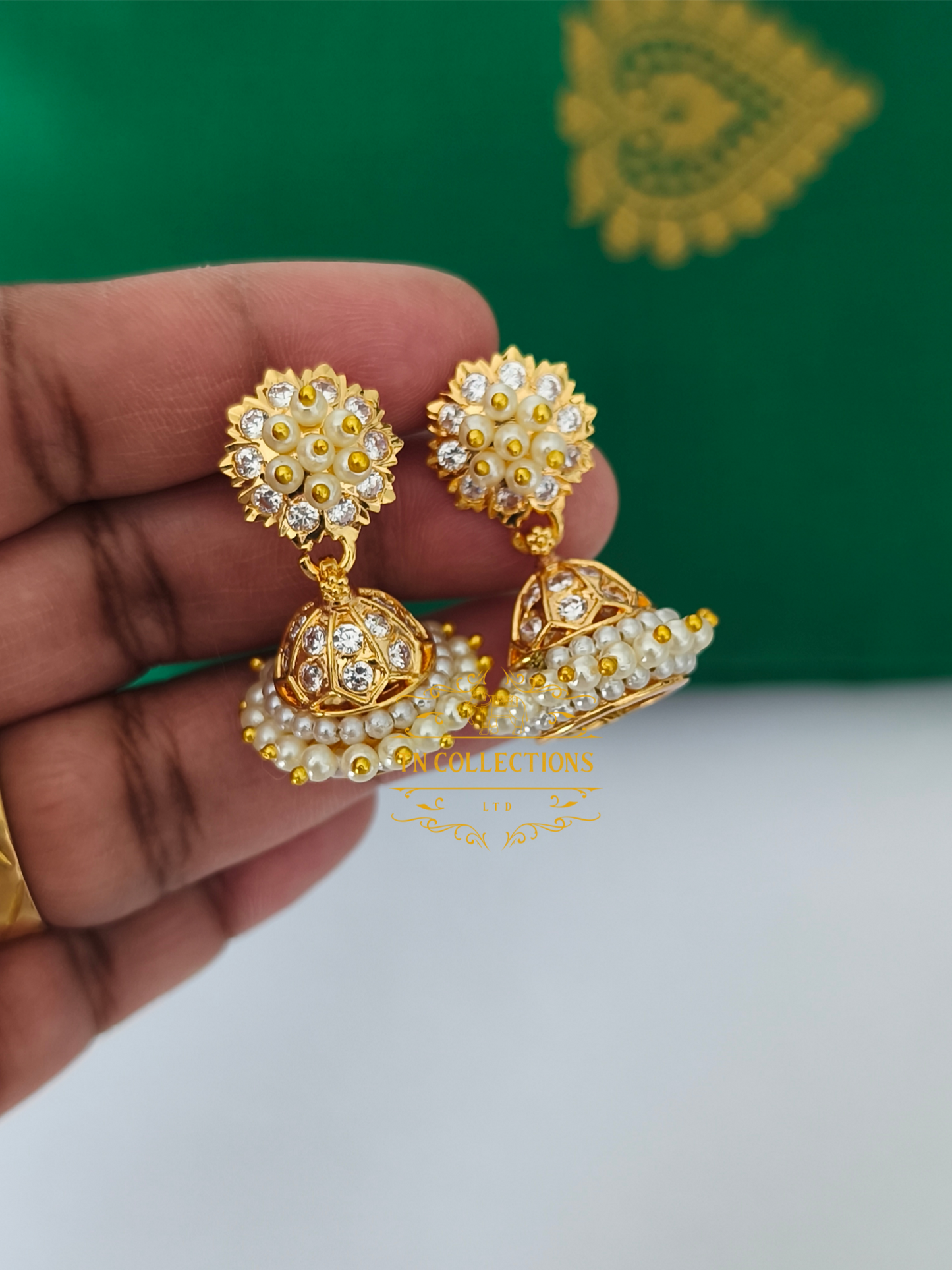 Micro gold plated Pearl Jumka Screw type