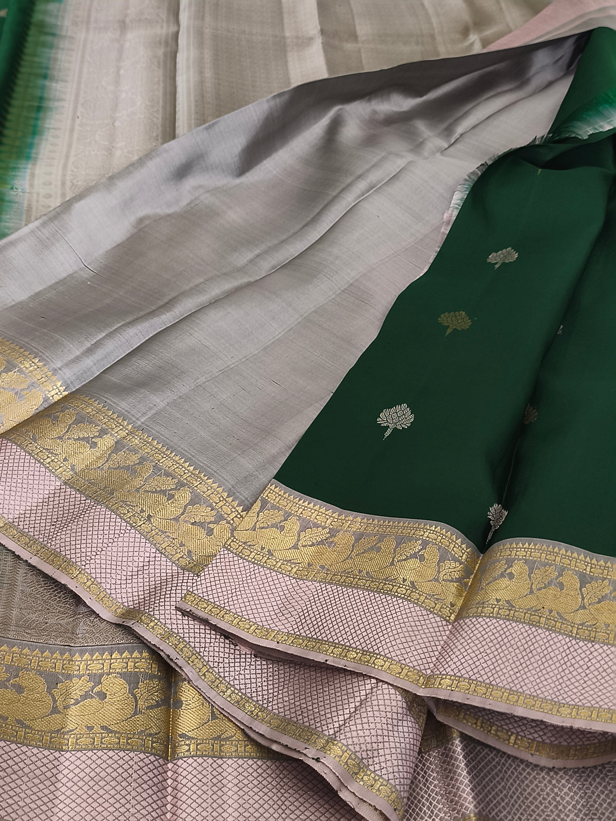 Pure handloom kanchipuram silk saree (Forest Green)