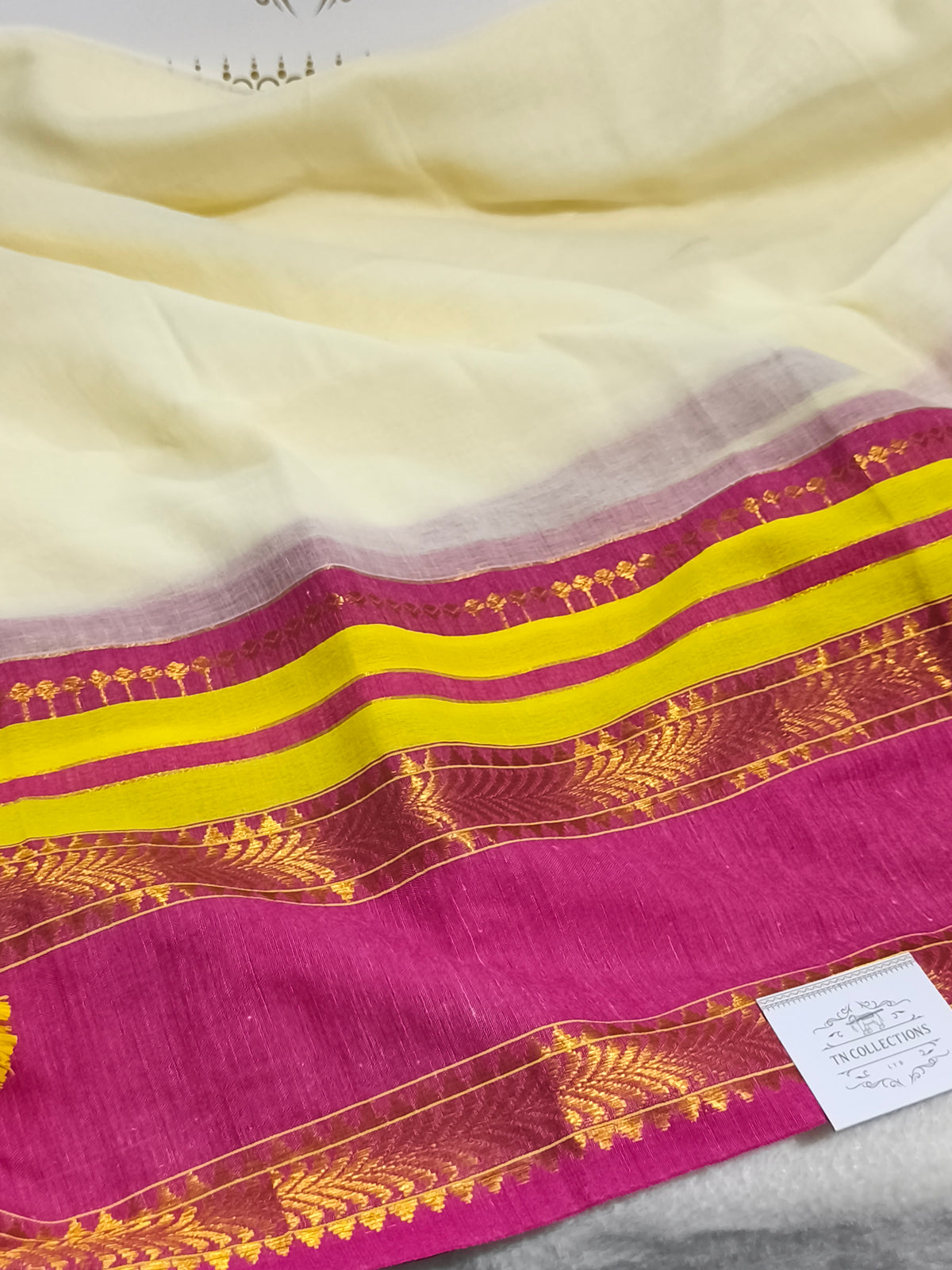 Kerala Special Mul Cotton Saree with Kanchi Border